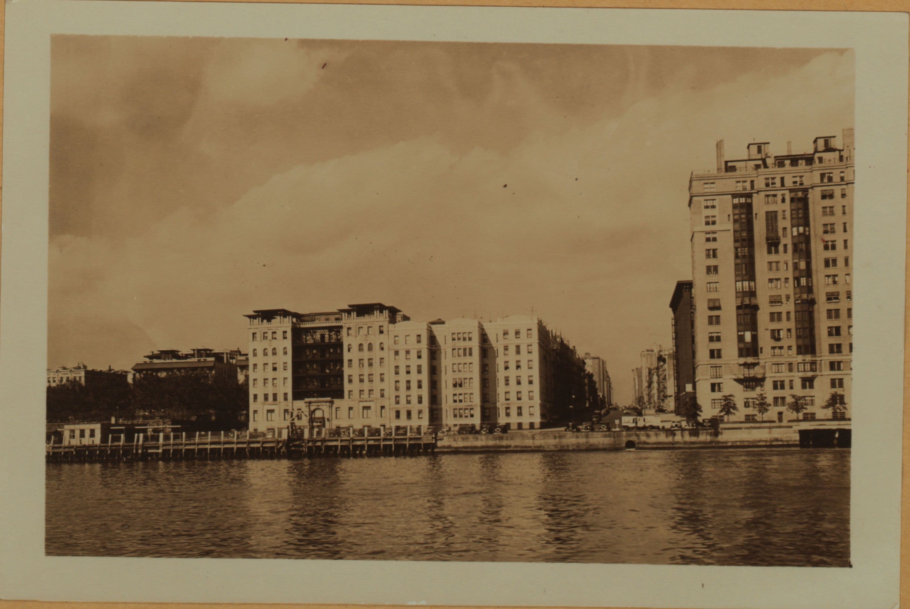 East River - Shore and skyline of Manhattan between East 76th and 80th Streets - Queensborough Bridge - [East End Hotel for Women - Yorkgate.]