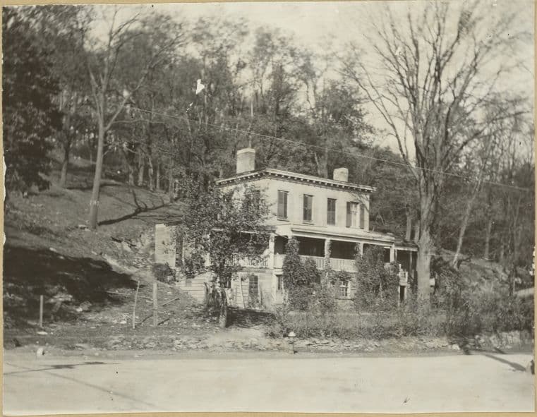 Bronx: Riverdale Avenue - 230th Street (West)