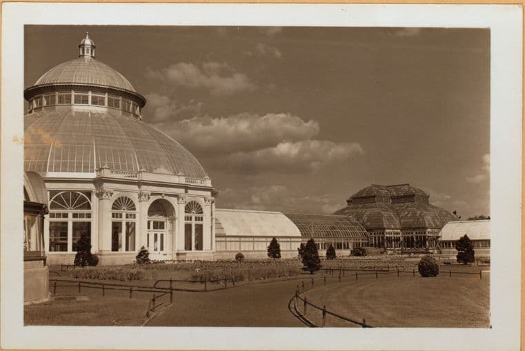 Bronx: Bronx Park - Central Dome - Botanical Garden.