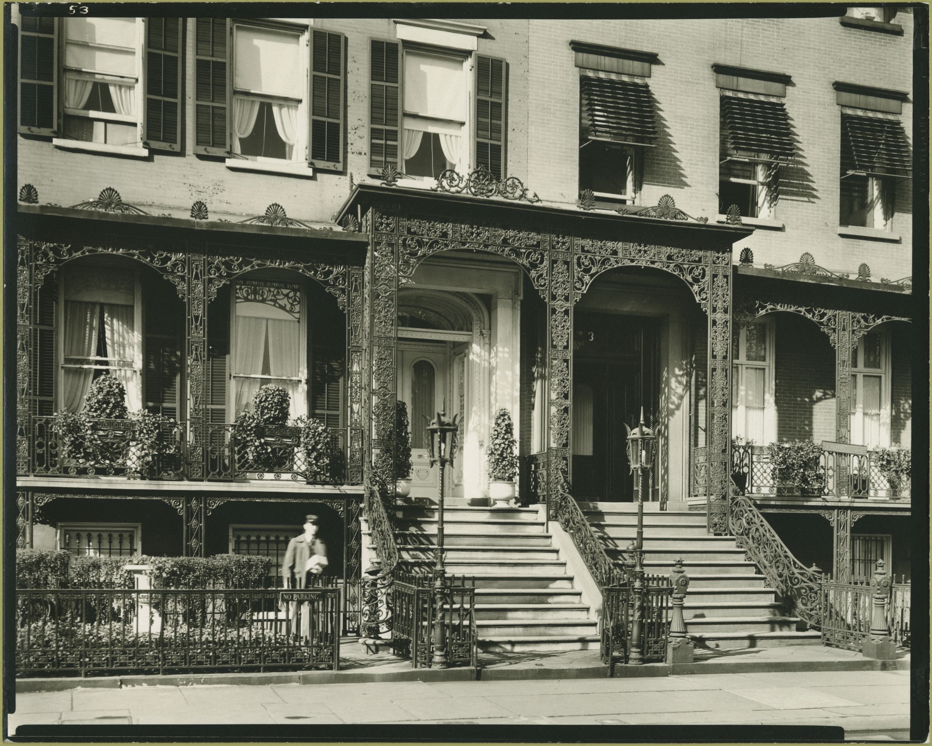 Manhattan: Gramercy Park West.