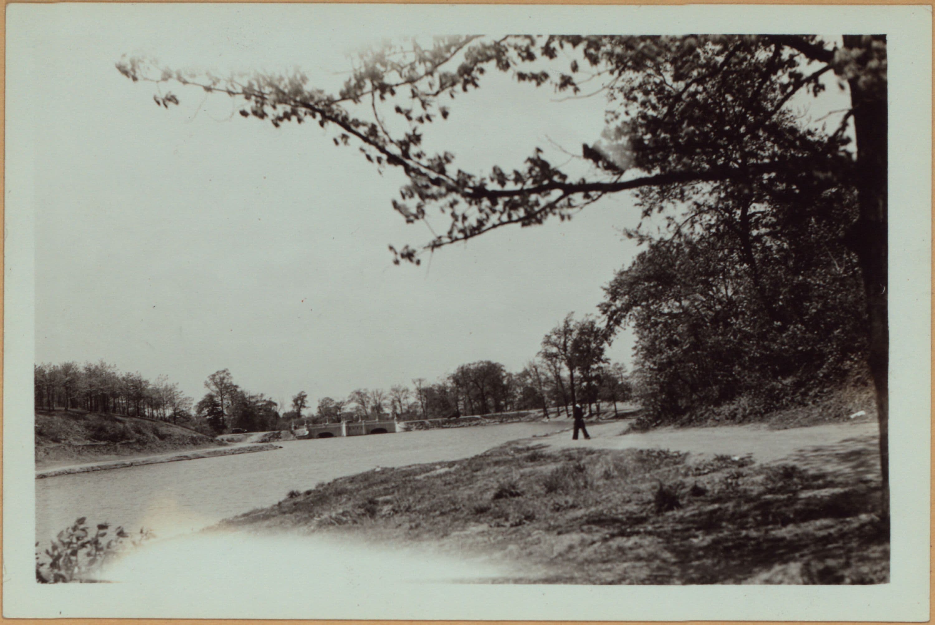 Richmond: [Staten Island] - Clove Lakes Park - Brook's Lake.