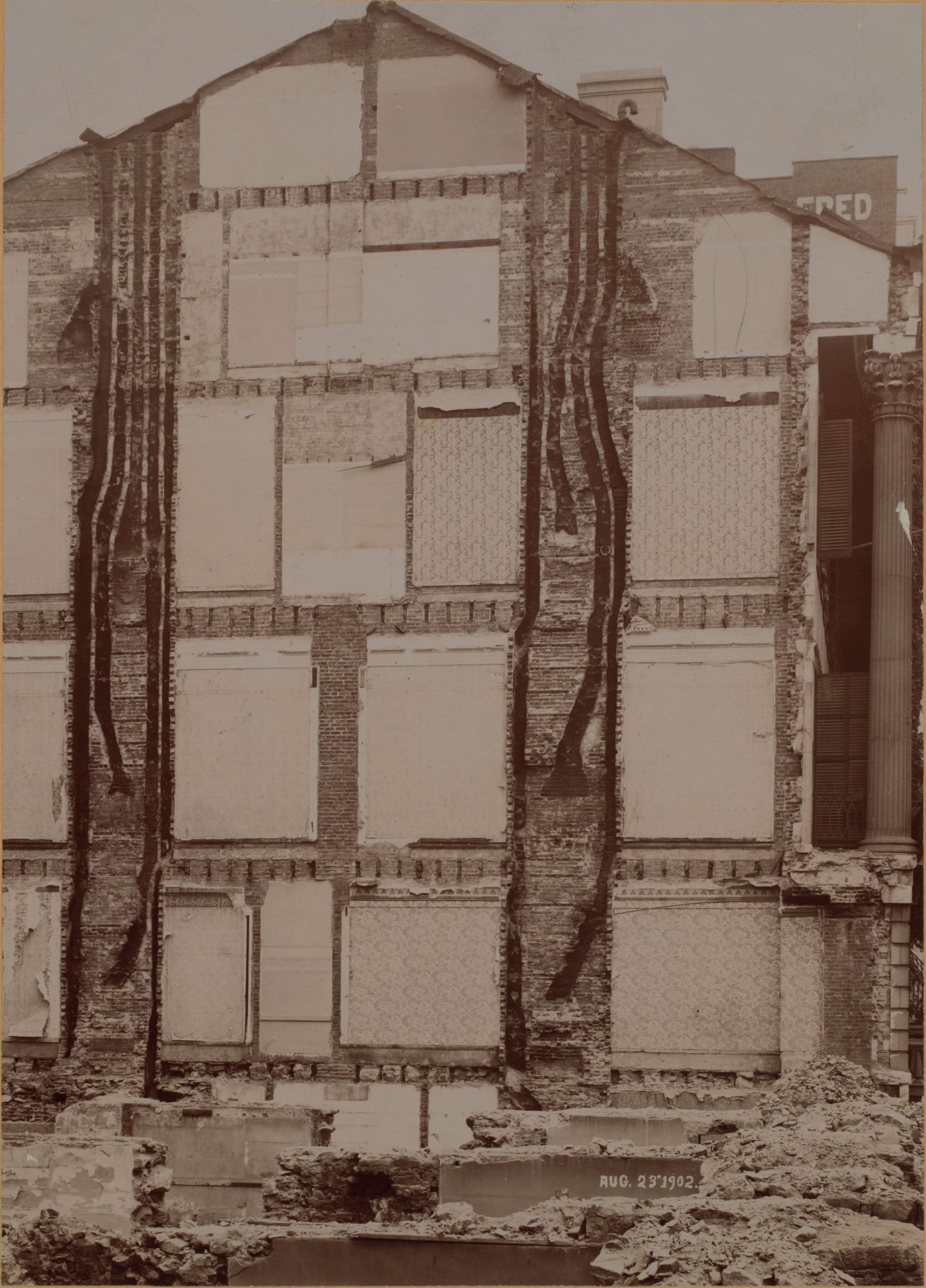 Manhattan: Lafayette Place - Worth Street