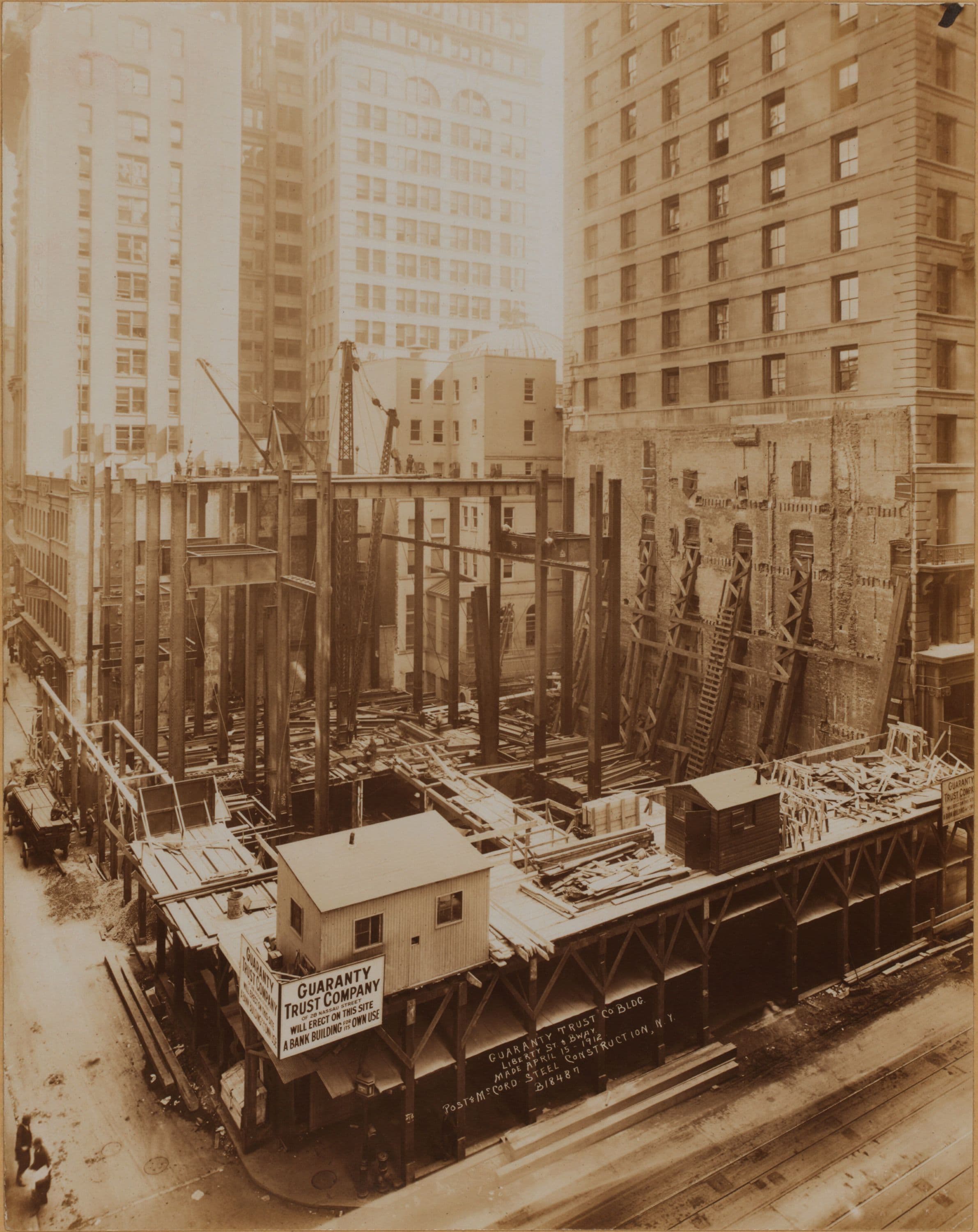 Manhattan: Broadway - Liberty Street