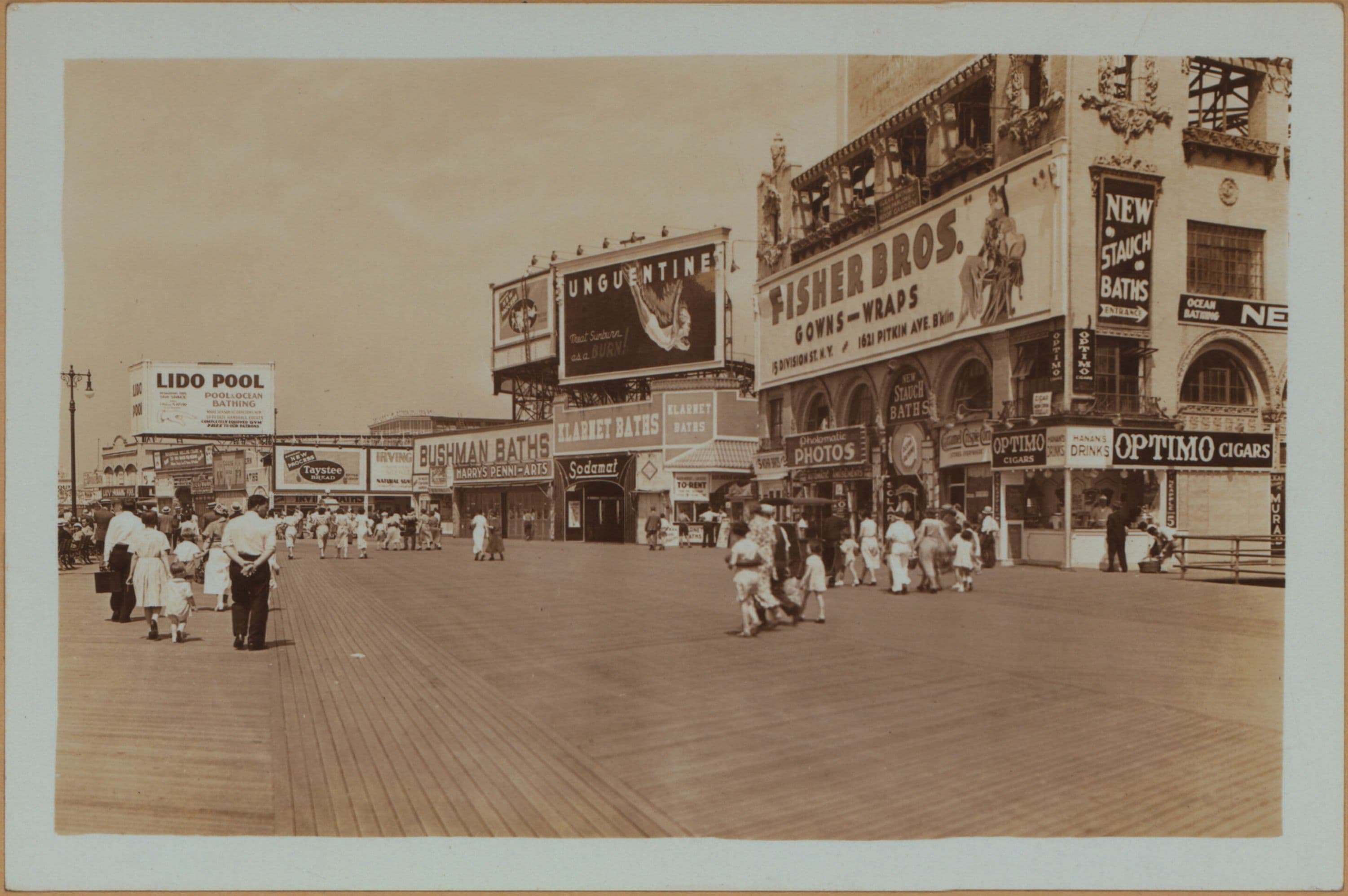 Islands - Coney Island - [Riegelmann boardwalk - Bushman Baths - Klarnet Baths - Oriole Baths - Stauch Baths.] - [Brooklyn: Stillwell Avenue - 15th Street (West).]