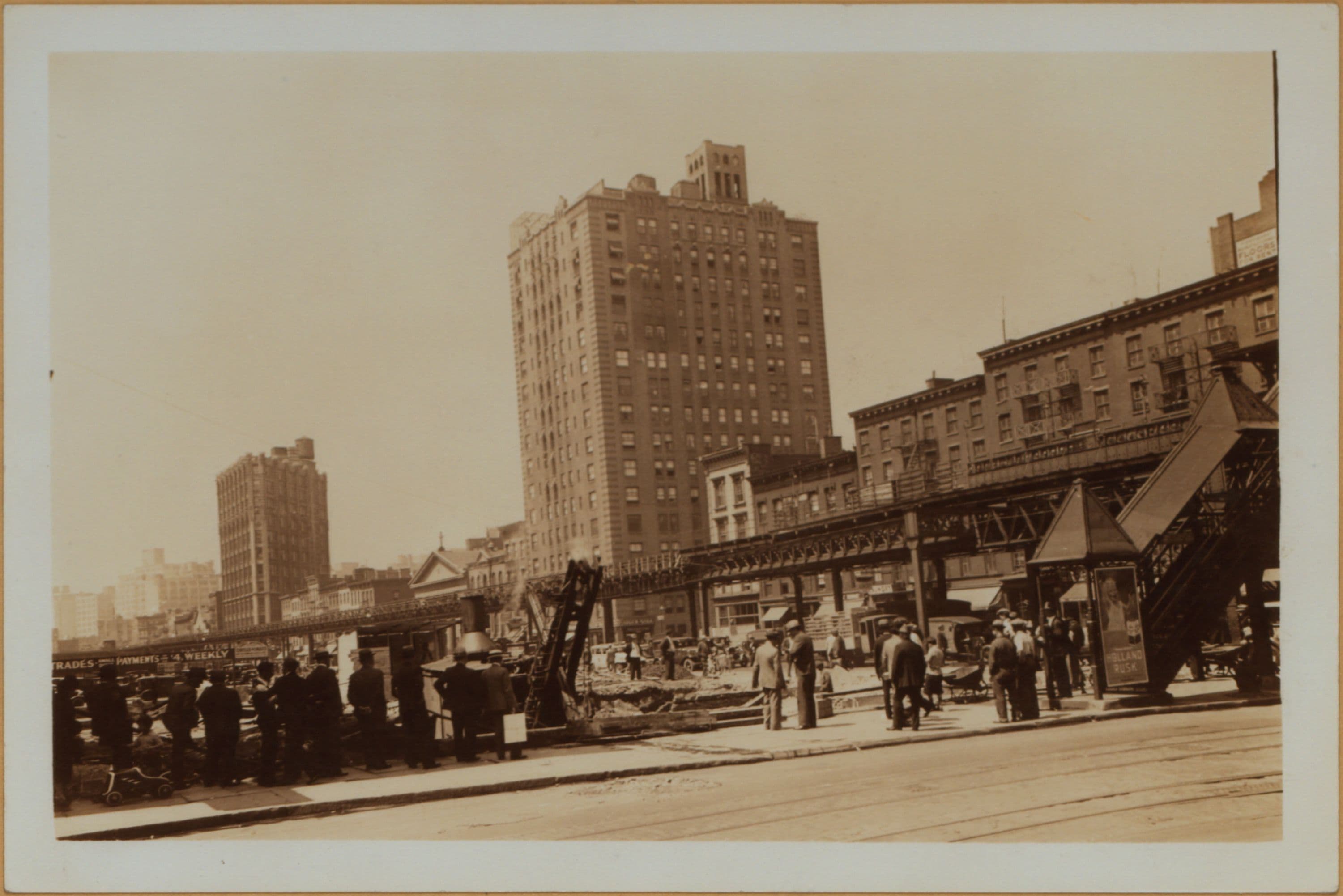 Manhattan: 6th Avenue - 8th Street (West)