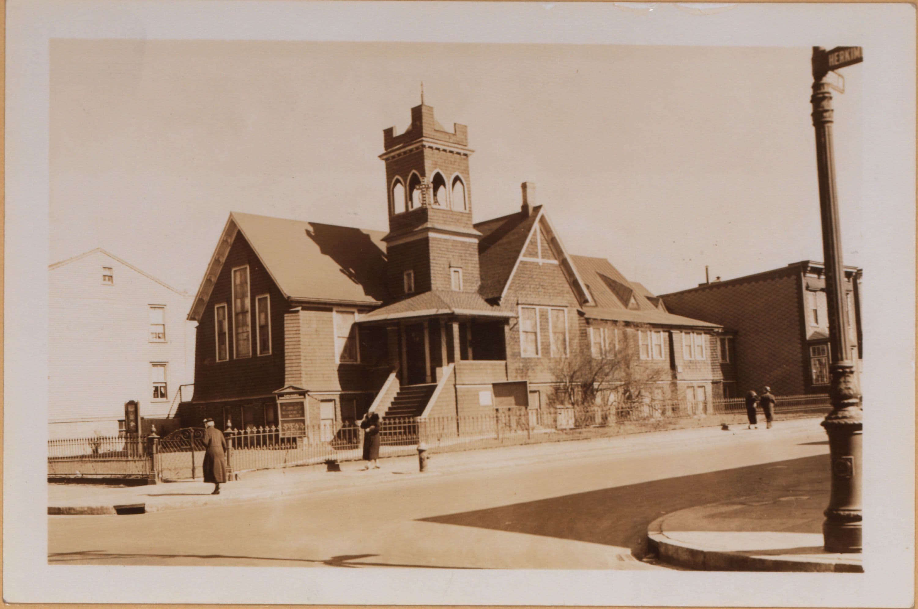 Brooklyn: Herkimer Street - Rochester Avenue