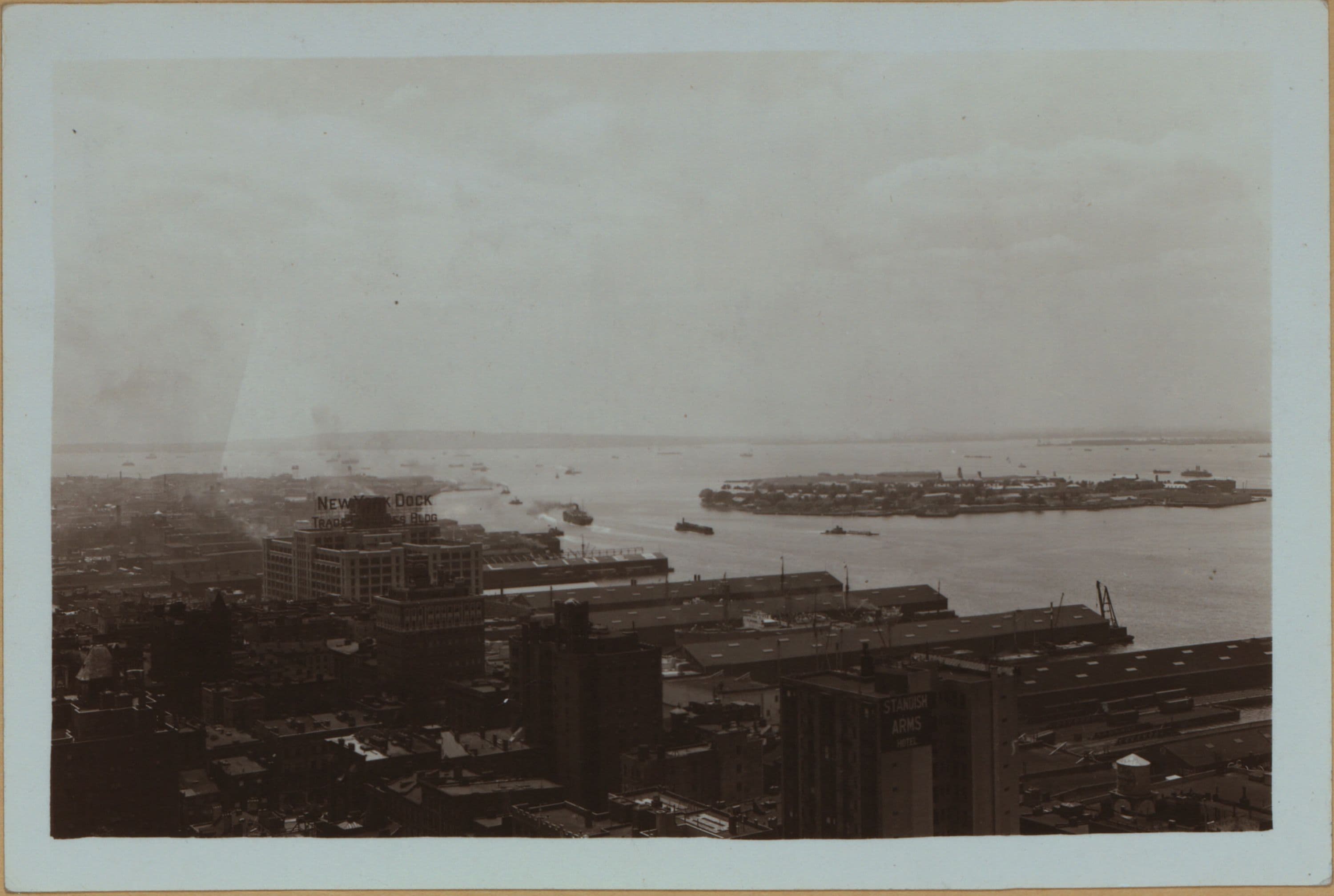 Islands - Governors Island - [Upper New York Bay - New York Dock Co.; Standish Arms Hotel.]