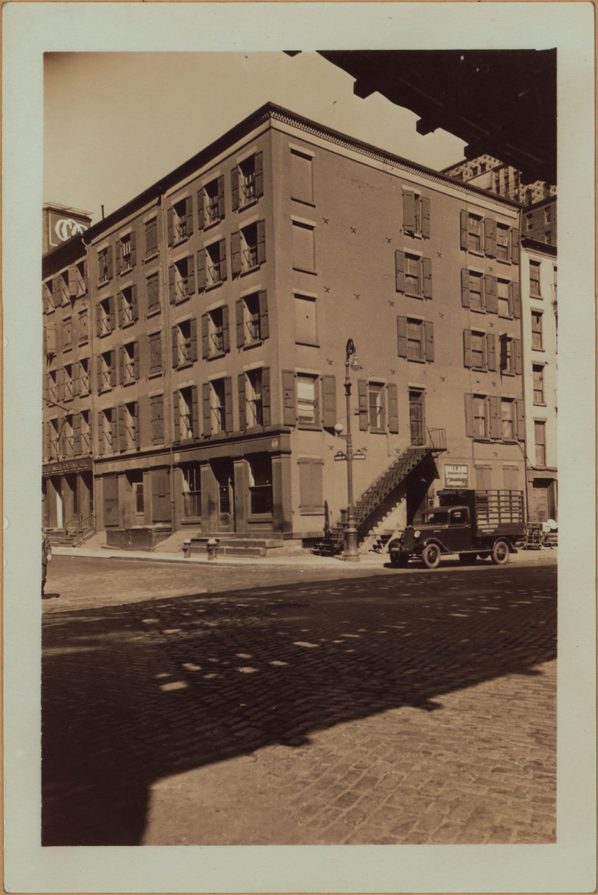 Manhattan: Water Street - Coenties Slip