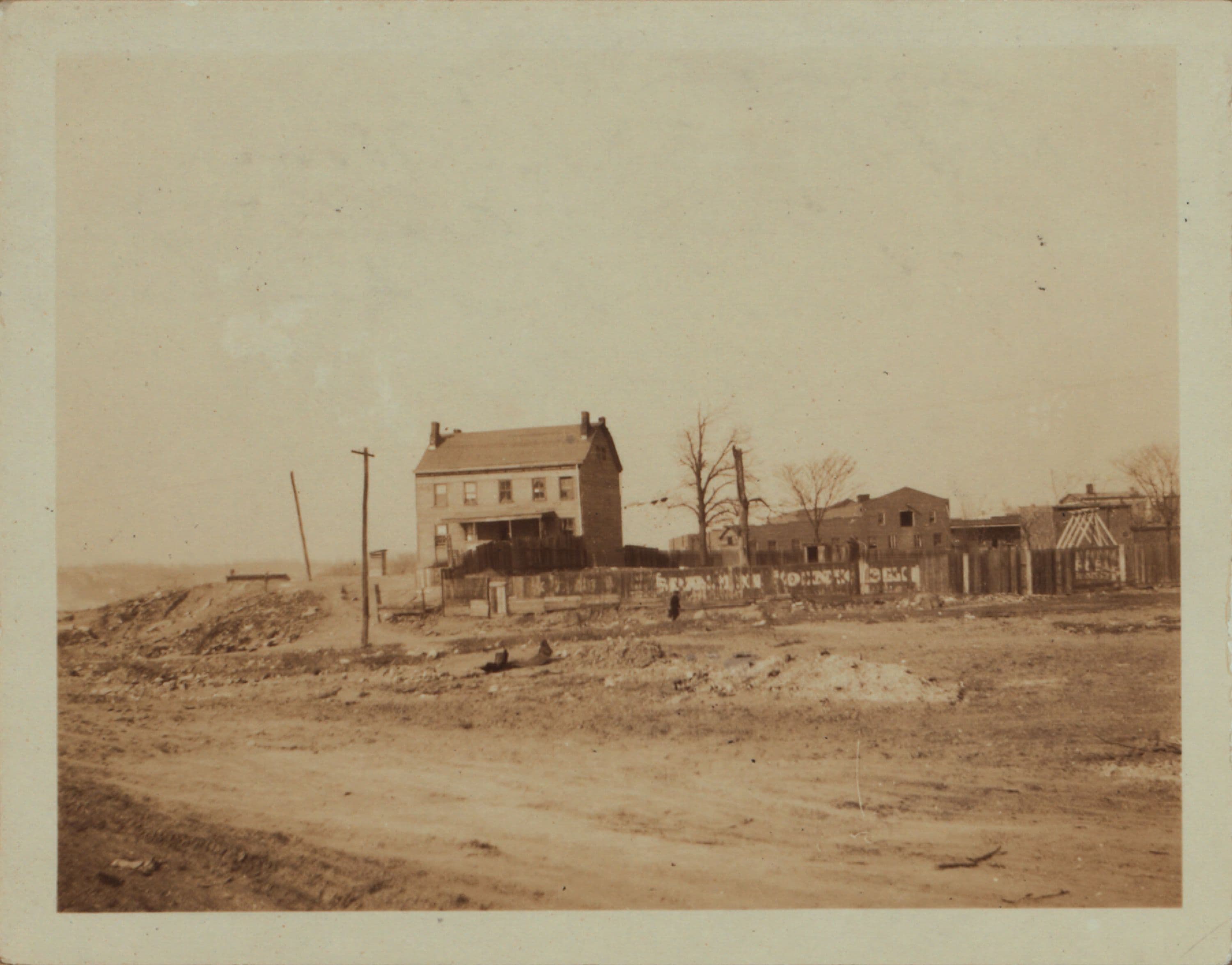 Queens: 57th Avenue - 58th Street