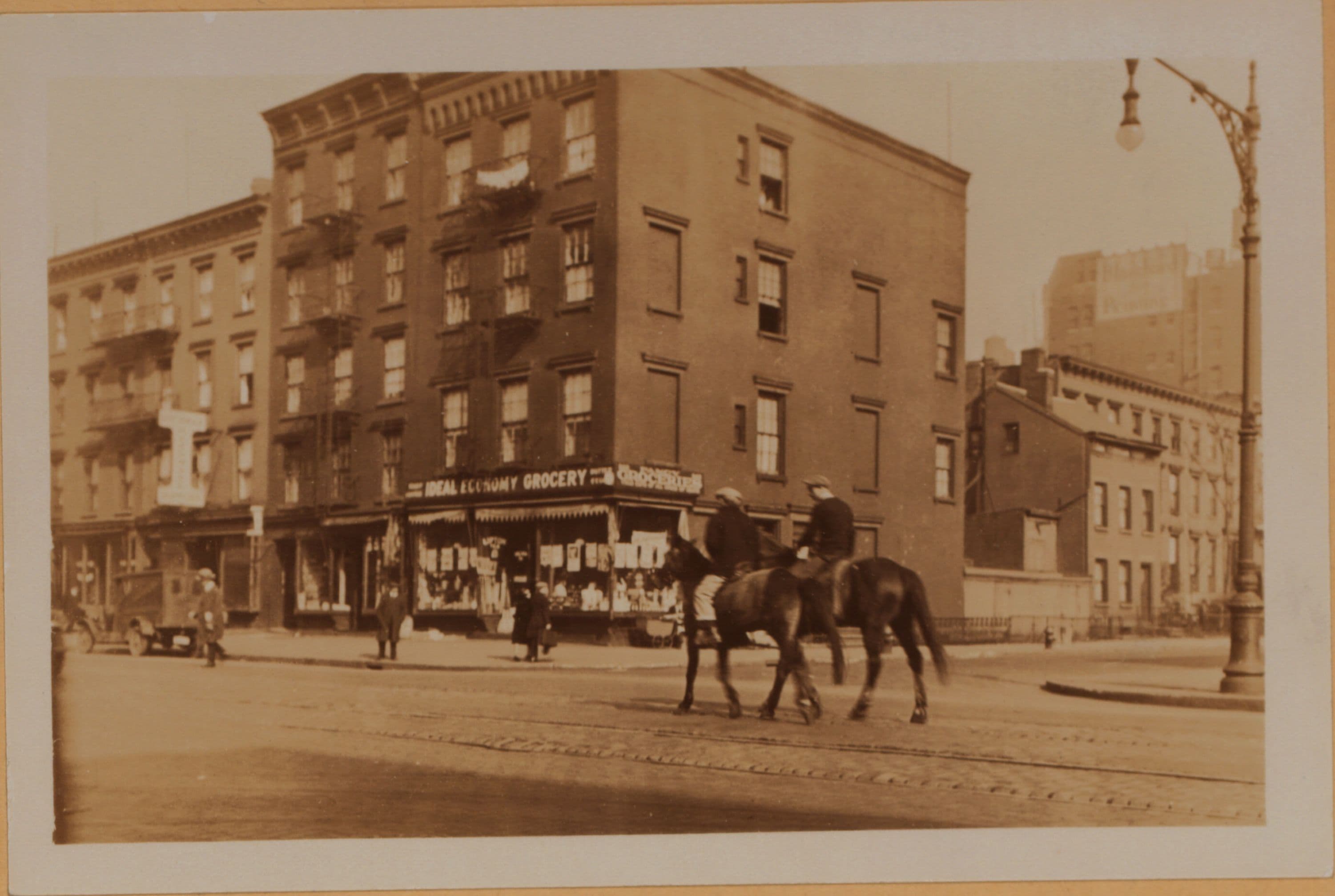 Manhattan: 10th Avenue - 24th Street