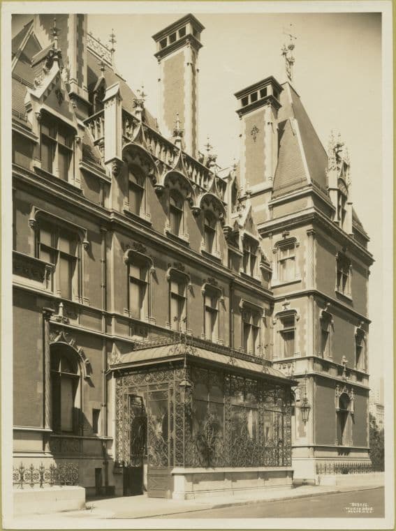 Fifth Avenue - 61st Street, southeast corner