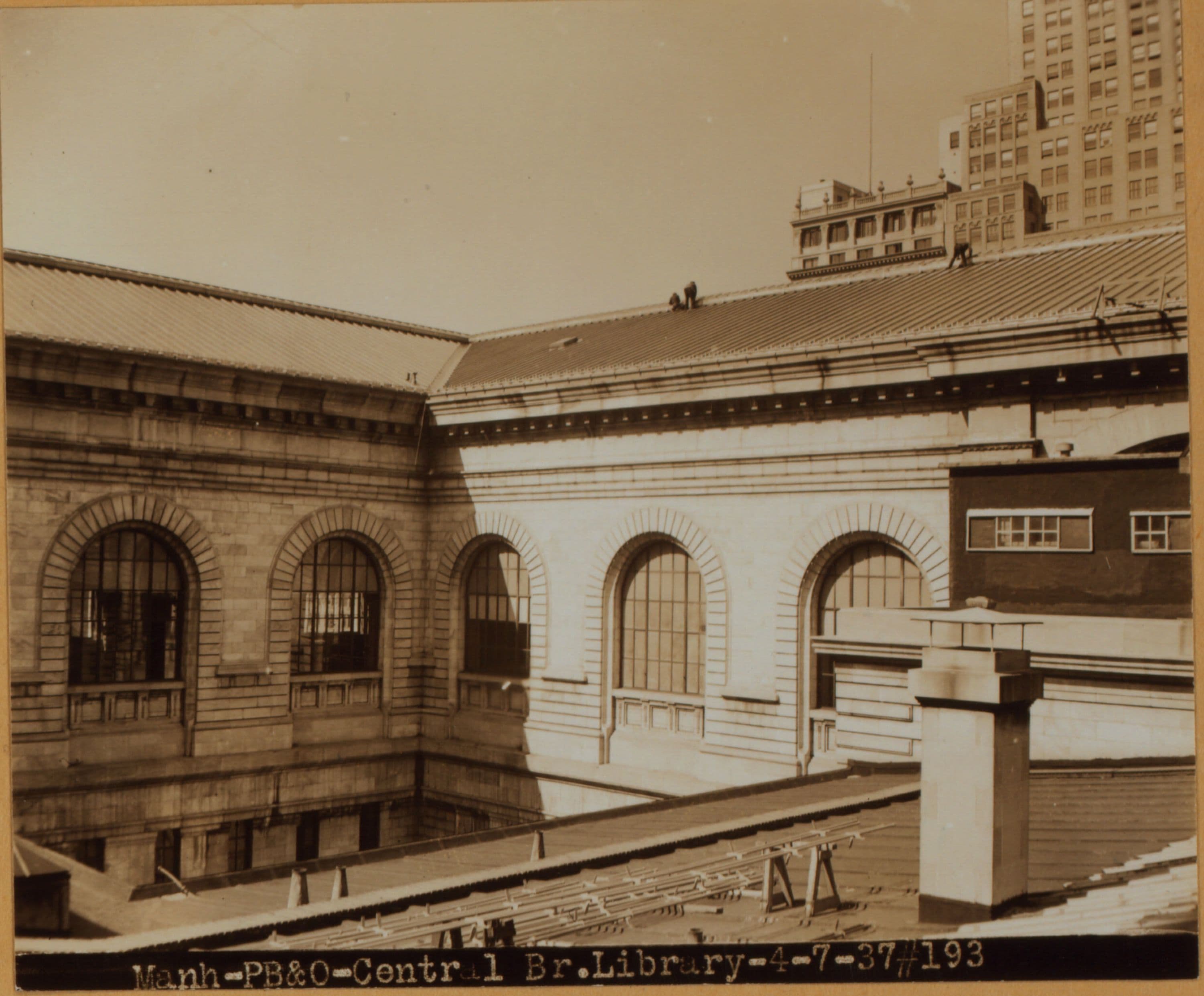 Manhattan: 5th Avenue - 40th Street, 1937