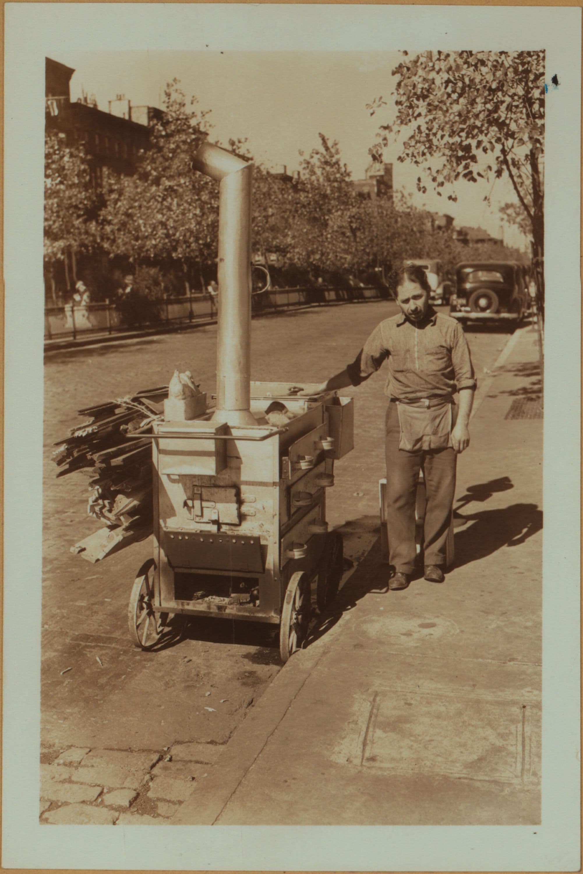 Occupations - Peddlers - Food - Refreshments - Sweet potatoes.