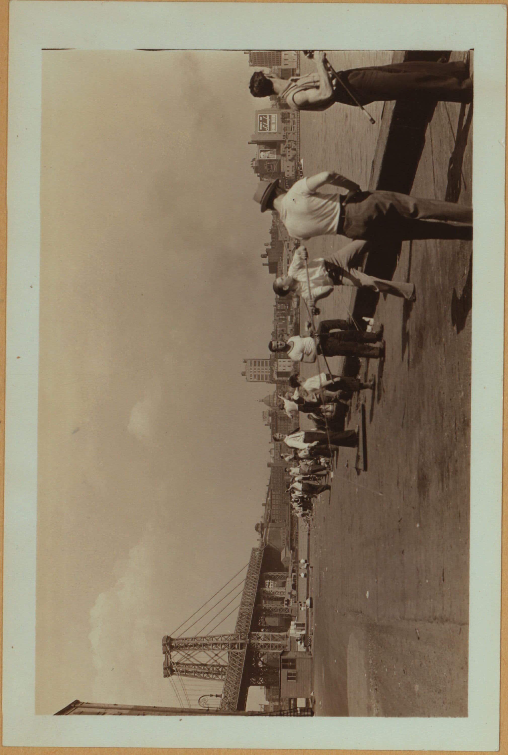 Recreation and hobbies - Pastime activities - [Corlears Hook waterfront.], 1939