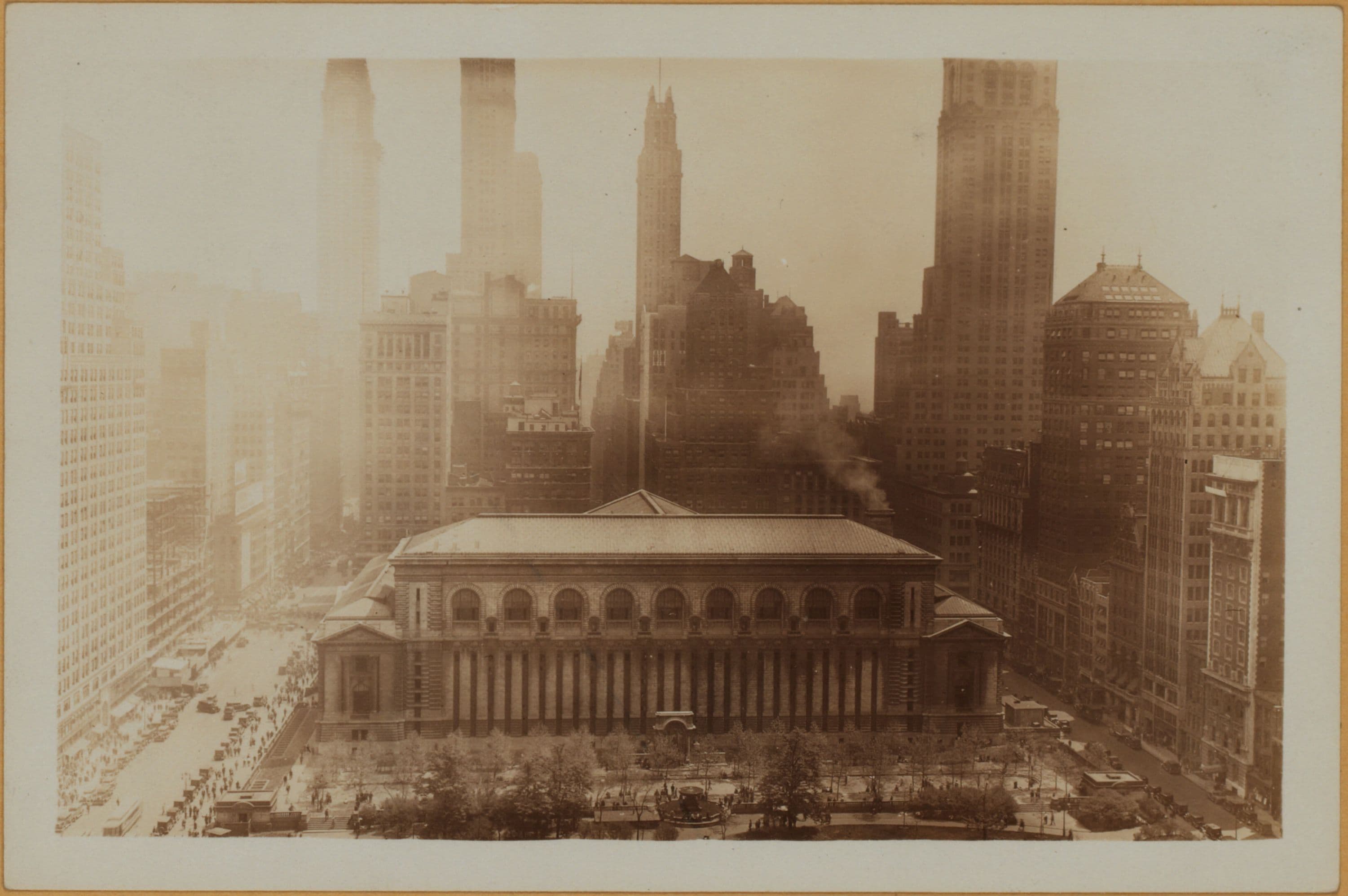 Manhattan: 5th Avenue - 40th Street, 1929–1930