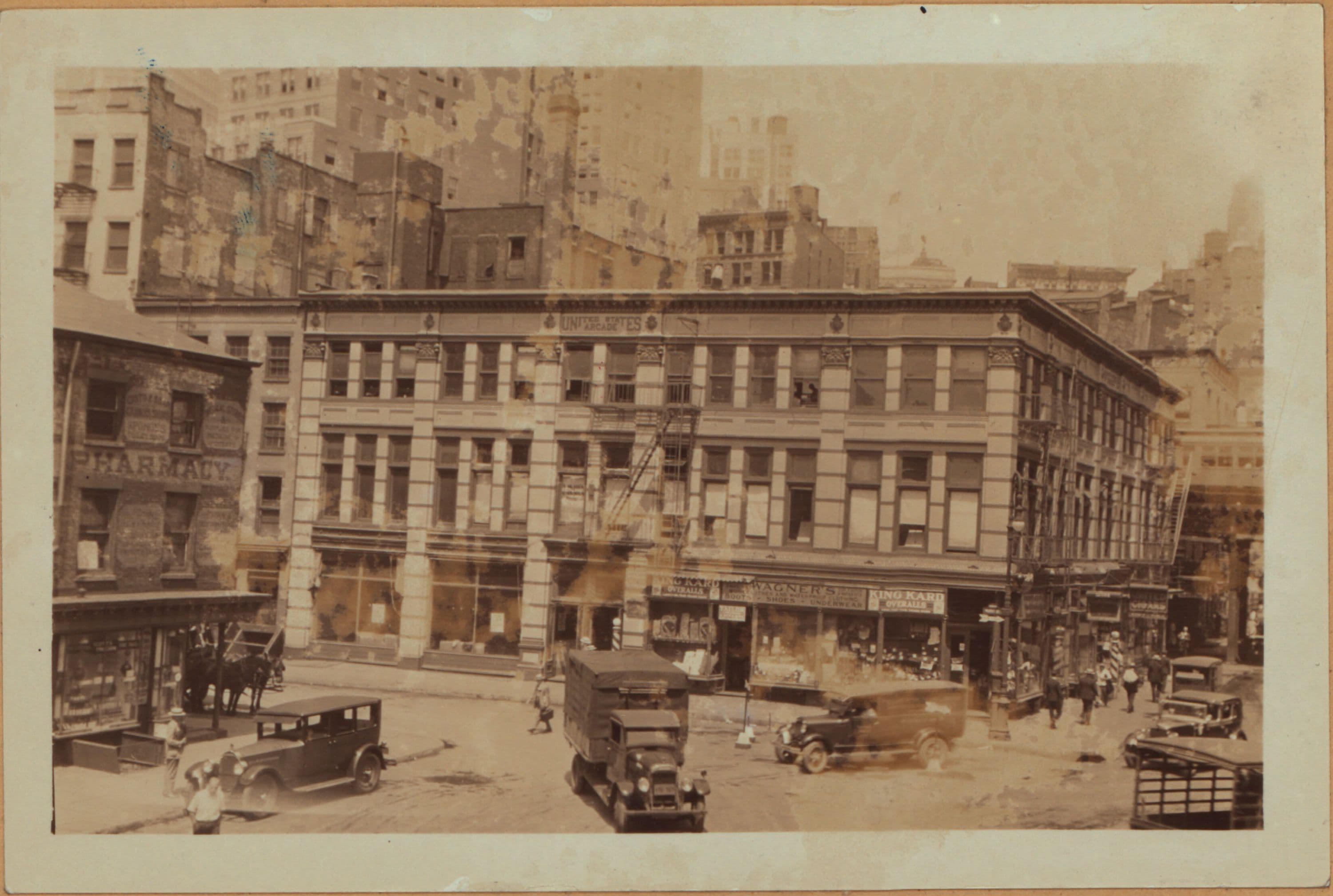 Manhattan: Water Street - Fulton Street