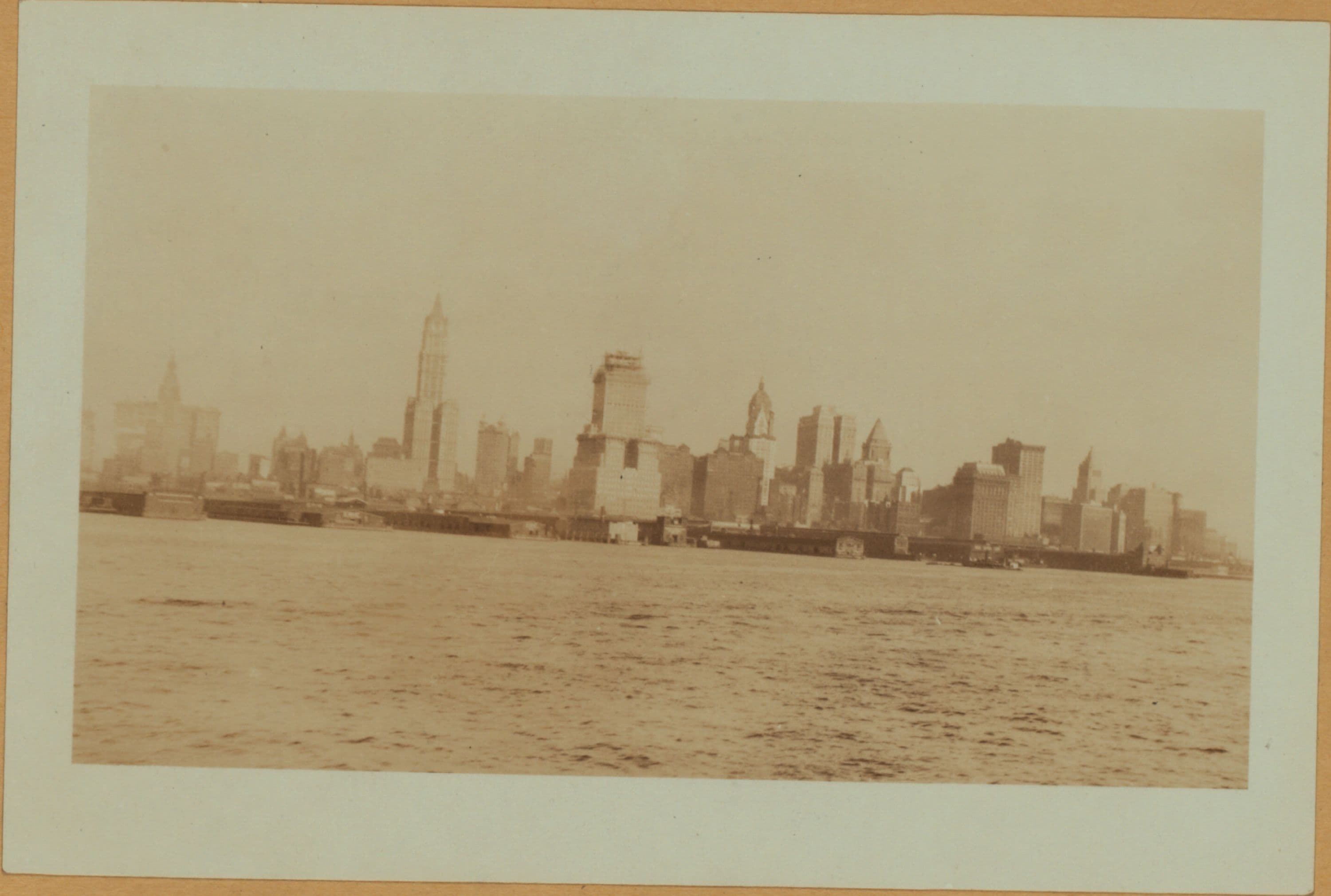 North (Hudson) River - Shore and skyline - Manhattan - Battery - 14th Street.