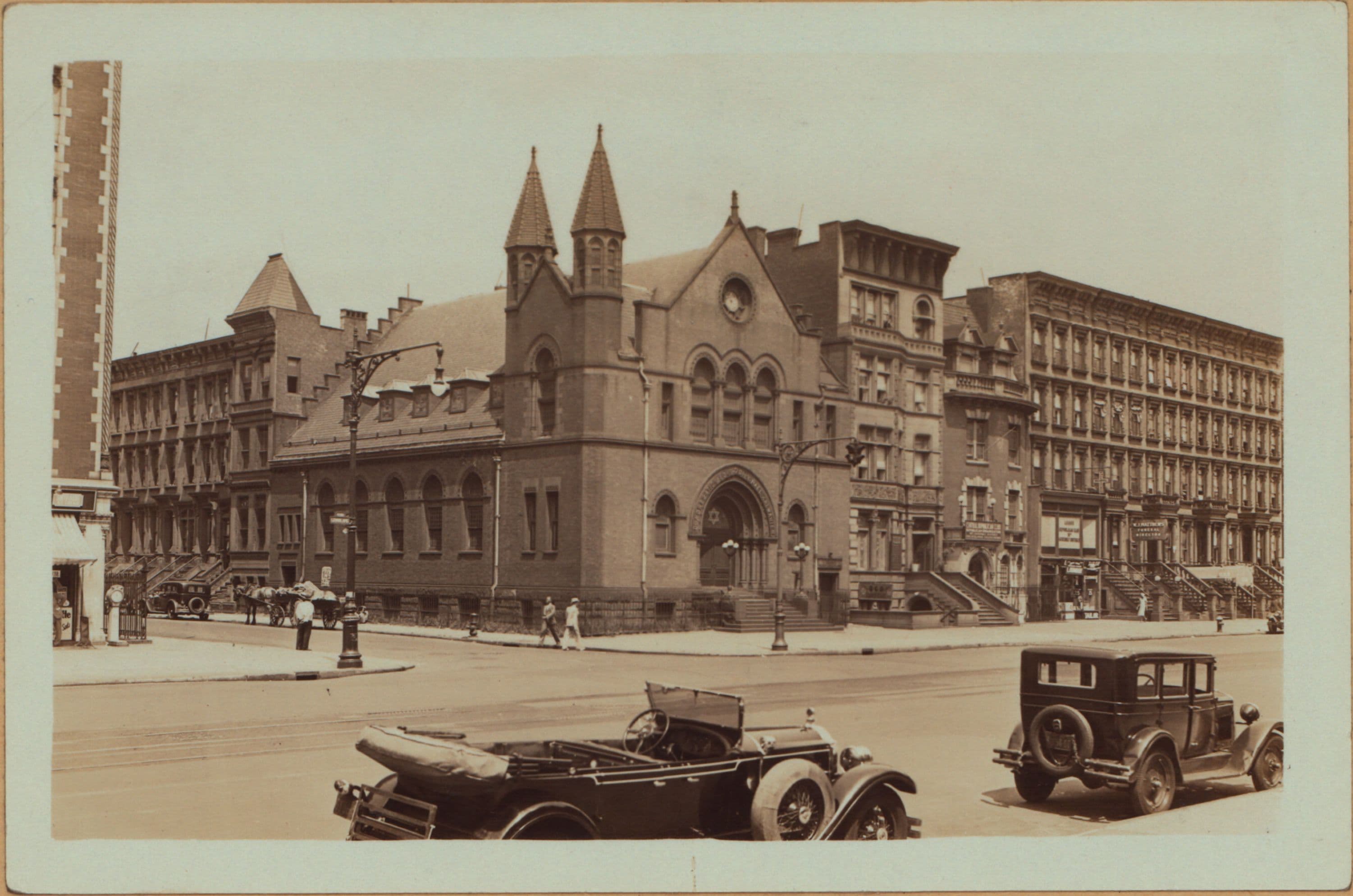 Manhattan: Lenox Avenue - 121st Street (West), 1932