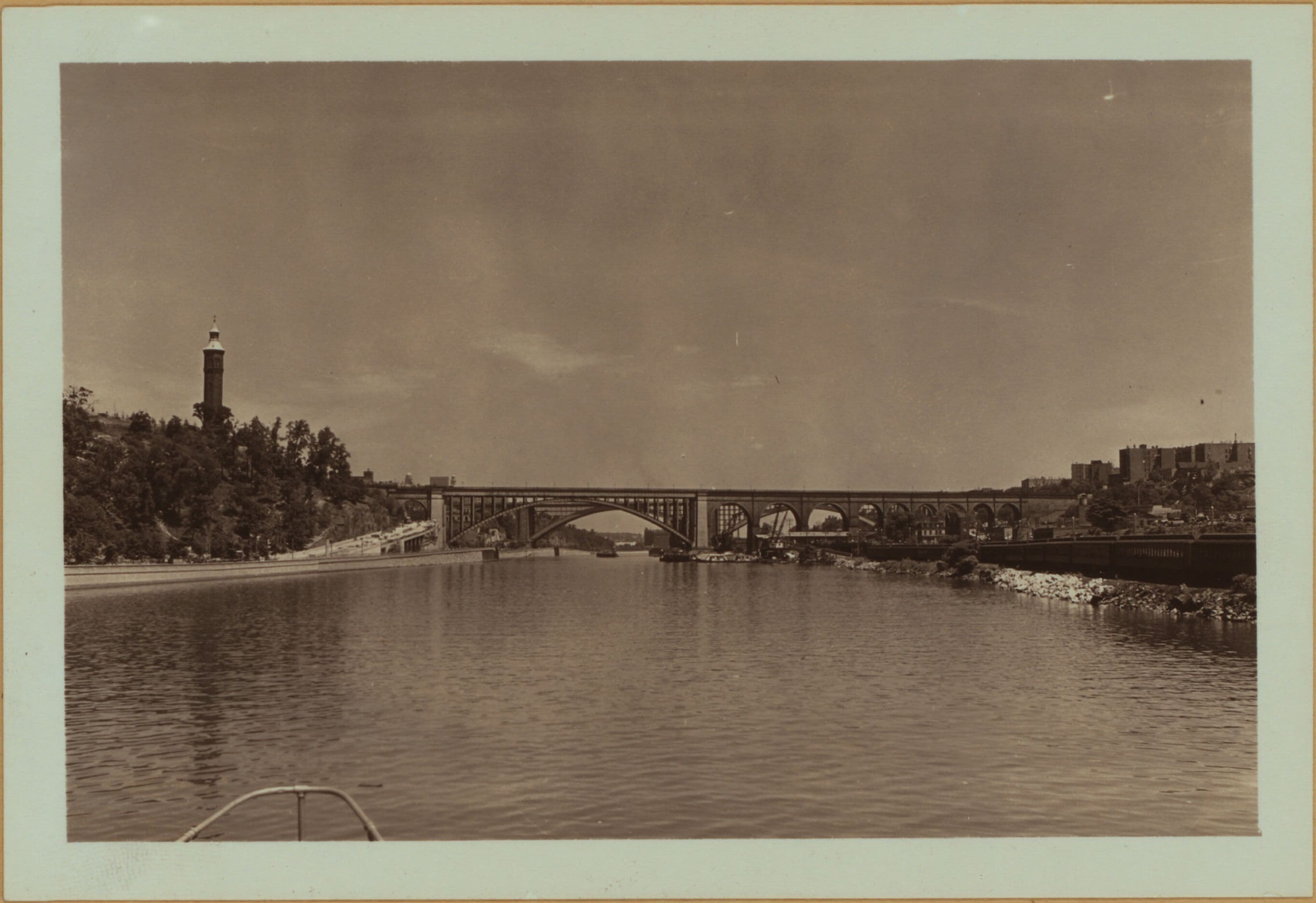 Bridges - High Bridge - [Looking west across the Harlem River toward Highbridge Park, Manhattan from the Bronx.], 1923–1939