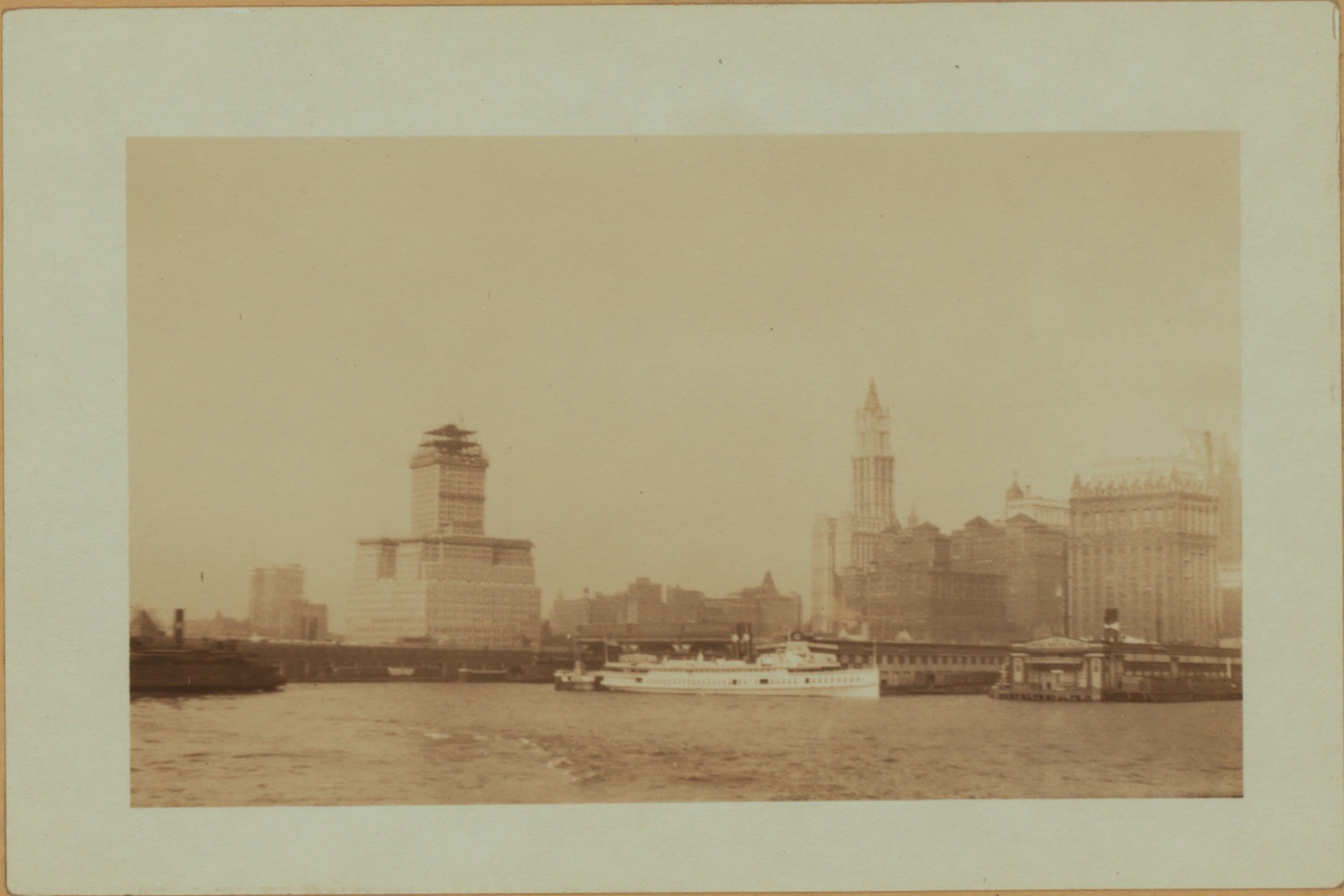 North (Hudson) River - Shore and skyline - Manhattan - Battery - 14th Street.