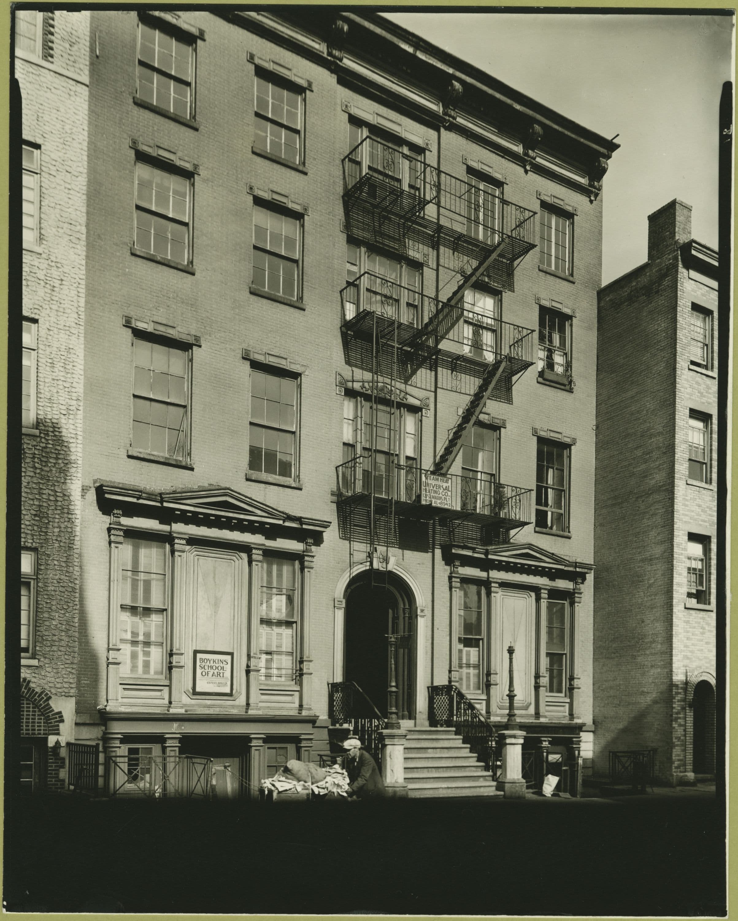 Manhattan: Grove Street - [Bleecker Street].