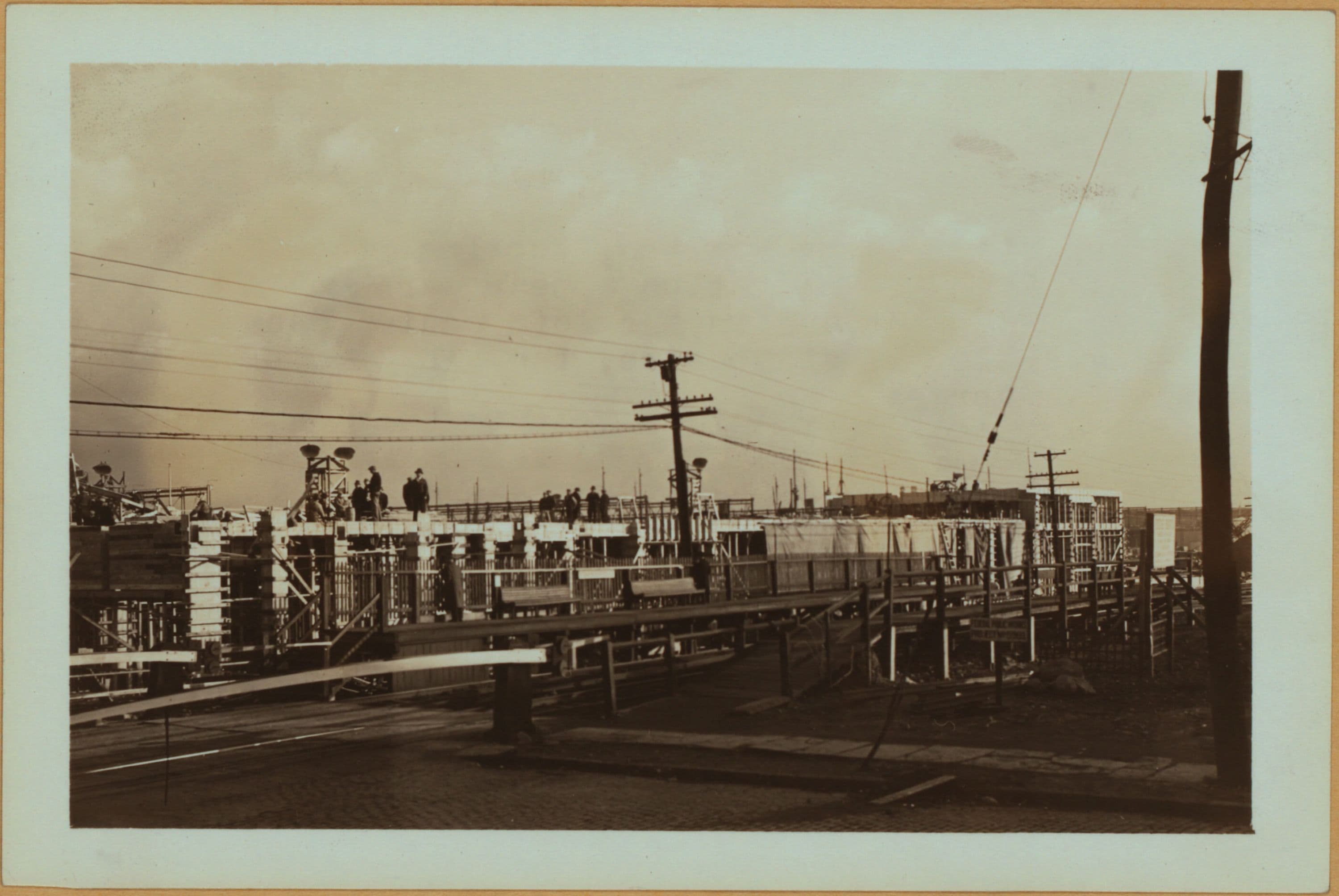 Richmond: Victory Boulevard - Minthorne Street
