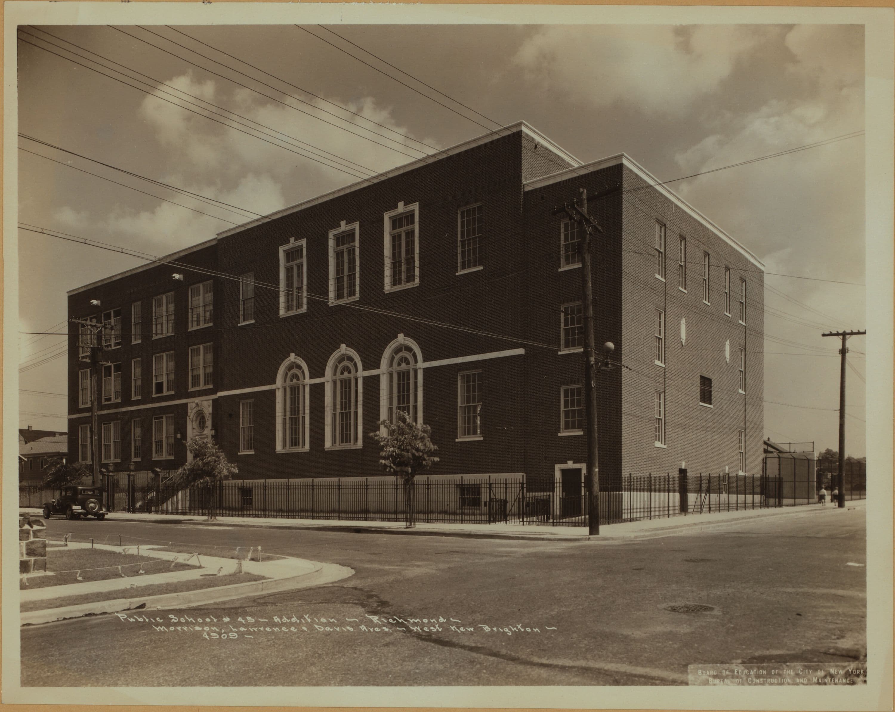 Richmond: Lawrence Avenue - Morrison Avenue