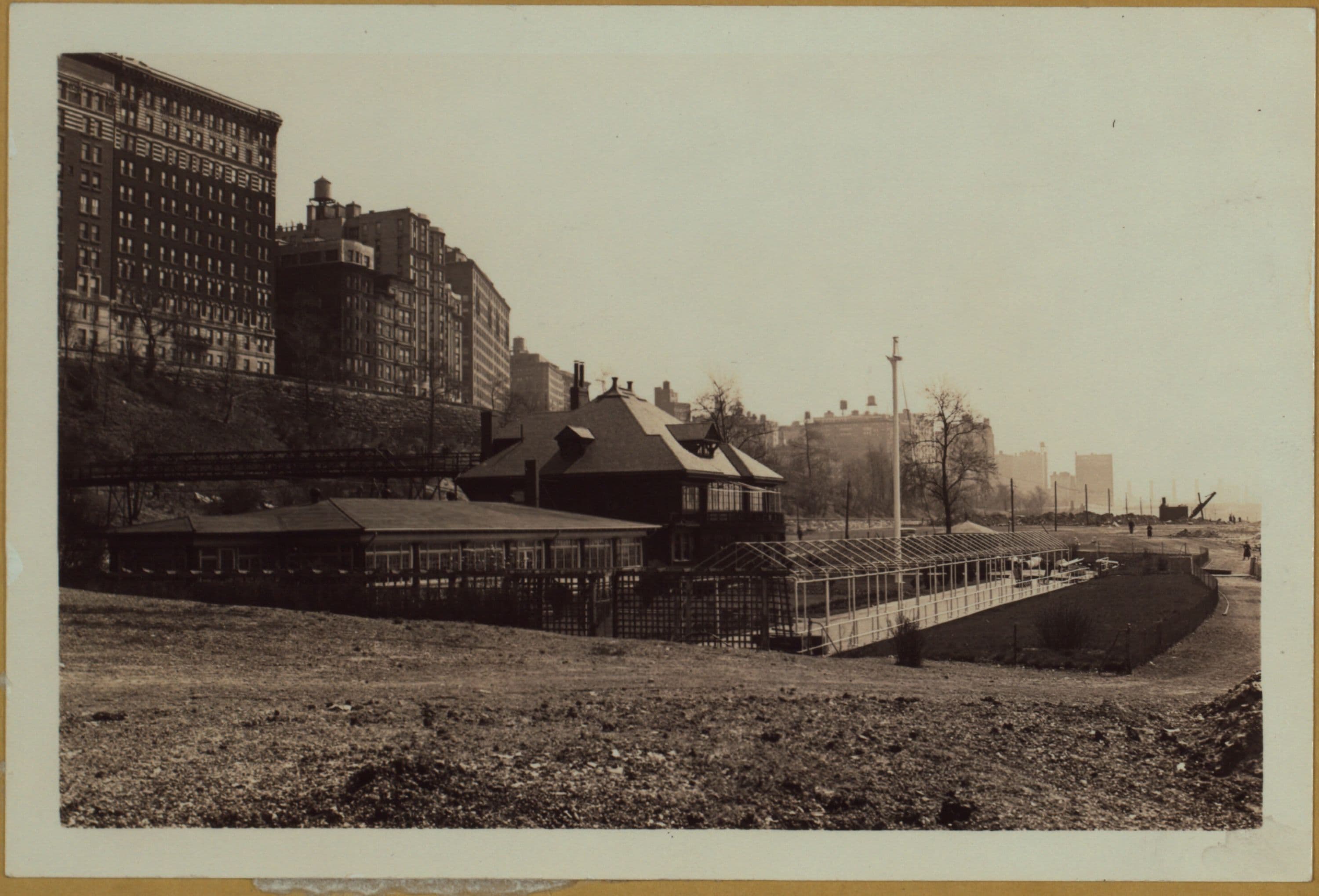 Manhattan: Riverside Drive - 93rd Street (West)