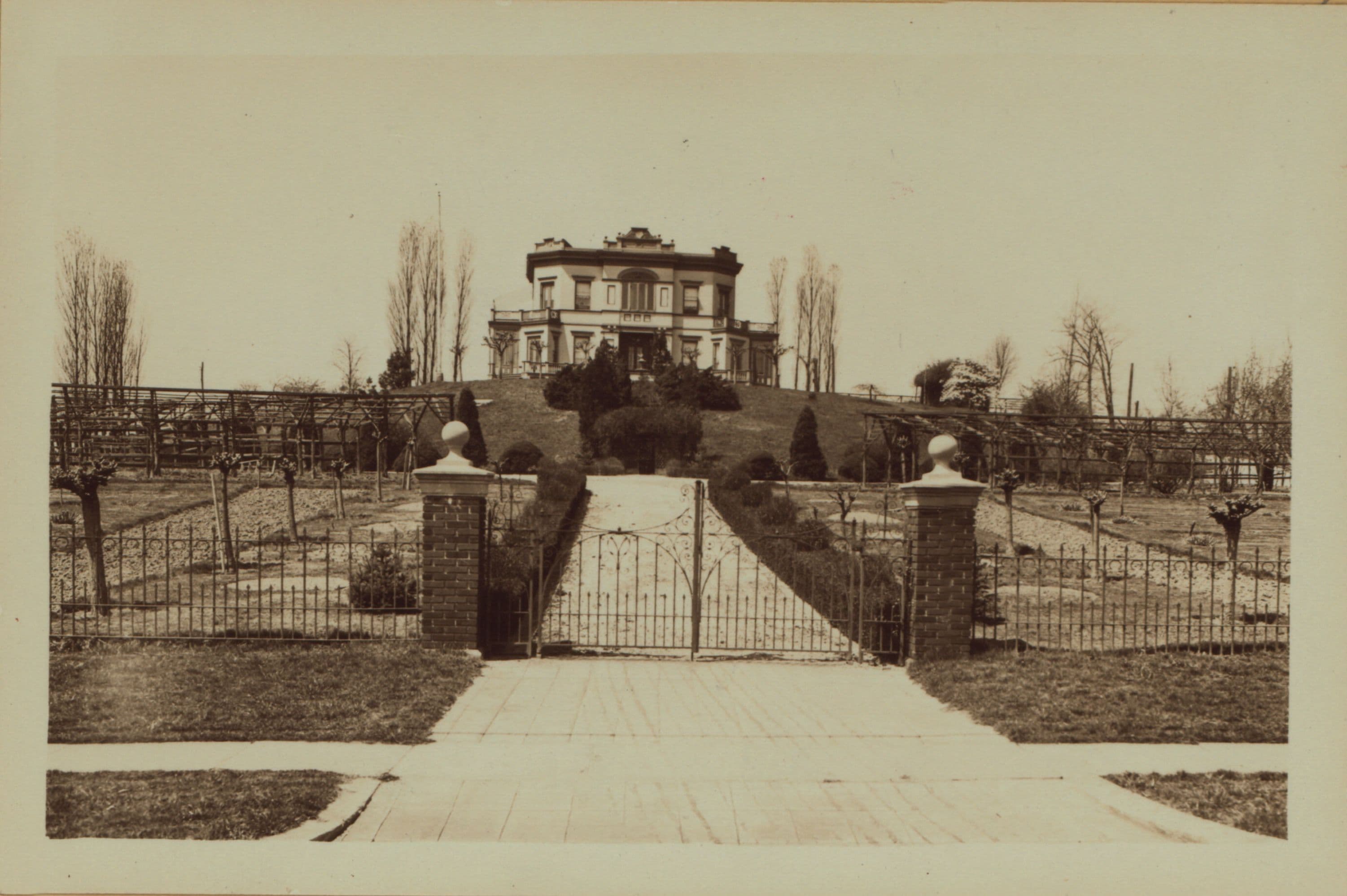 Richmond: Hylan Boulevard - Old Town Road