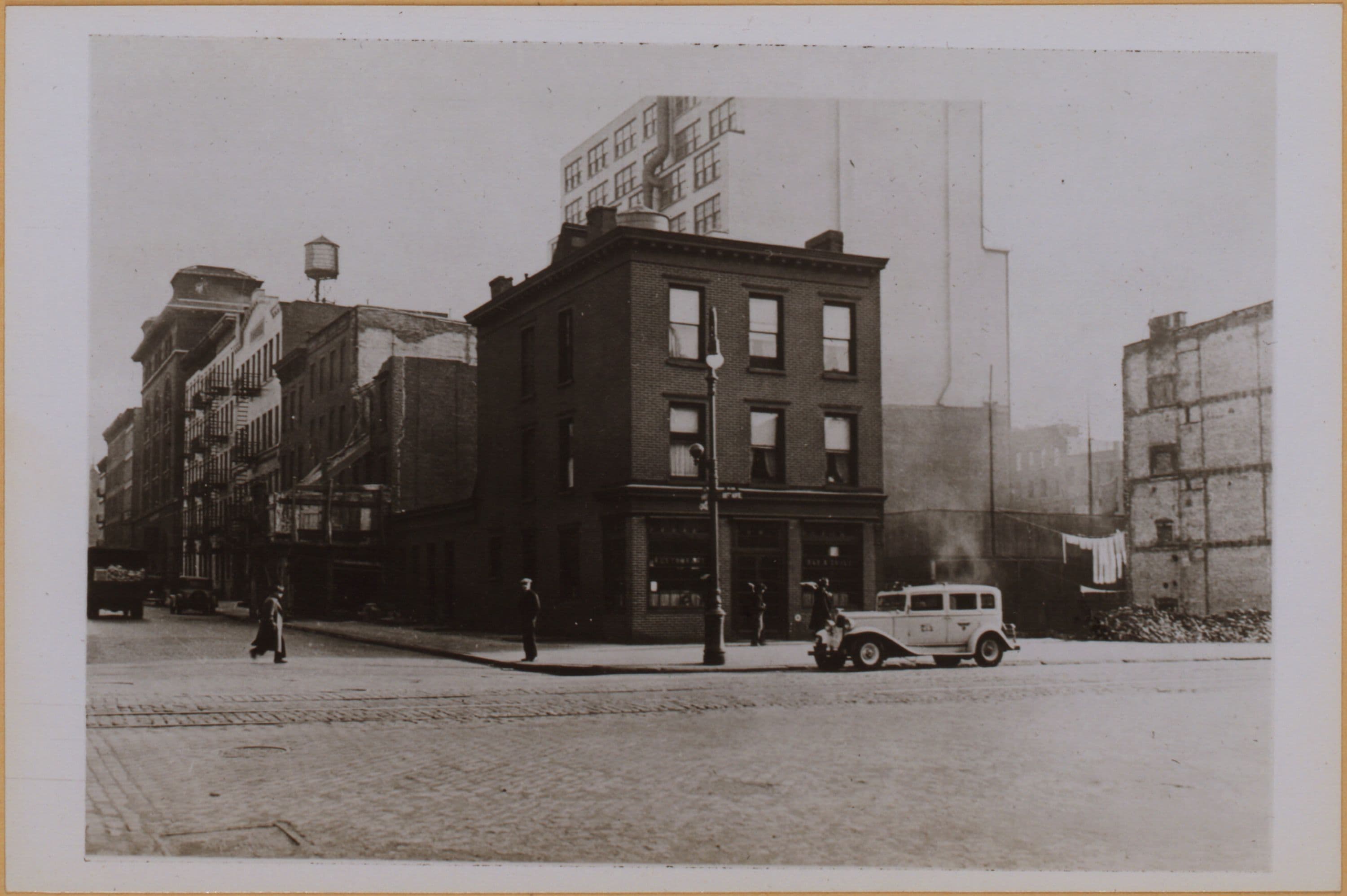 Manhattan: 11th Avenue - 46th Street (West)