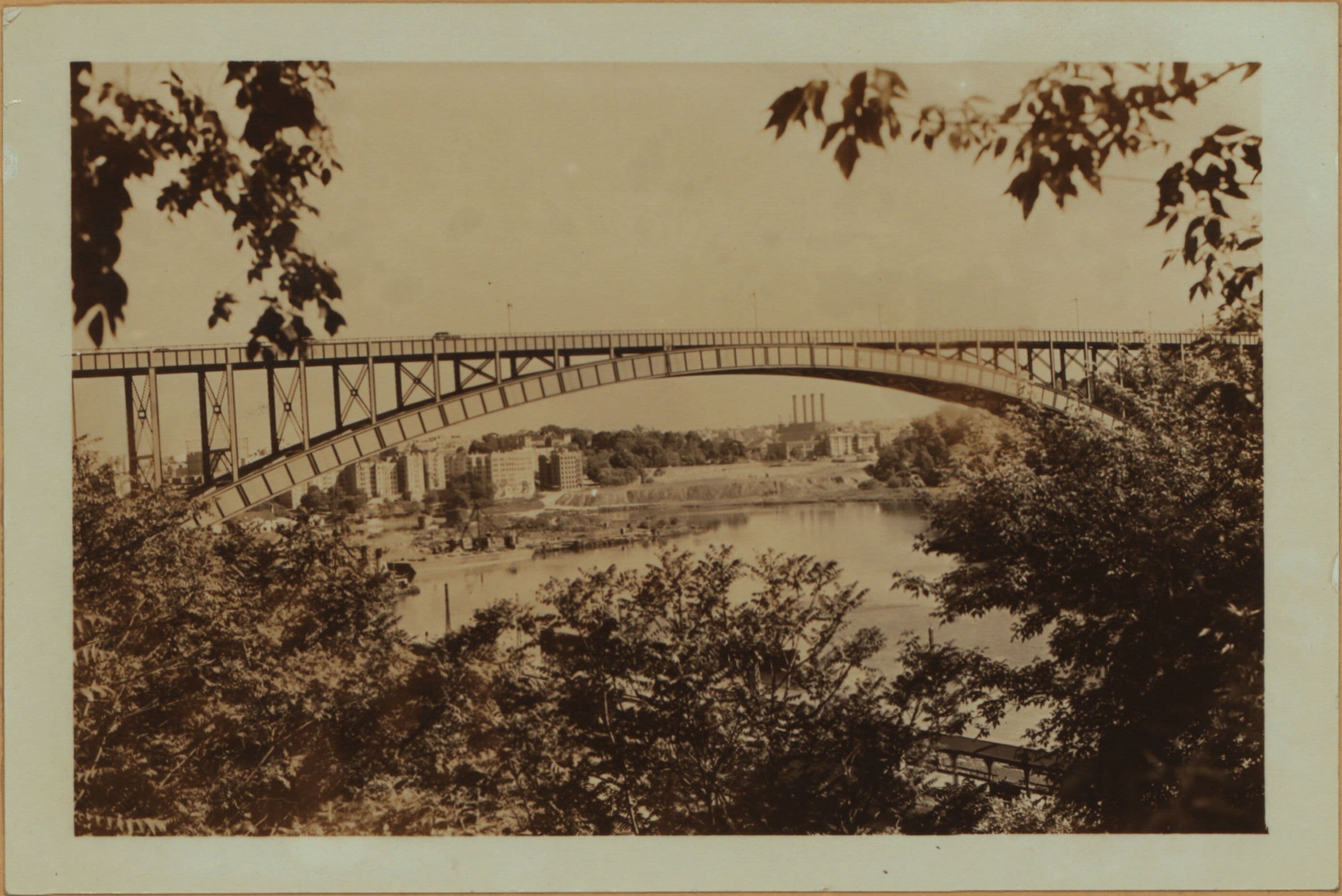 Bridges - Henry Hudson Bridge - [View of the bridge over Harlem River, linking Spuyten Duyvil Hill, Bronx with Inwood Hill Park, Manhattan.]