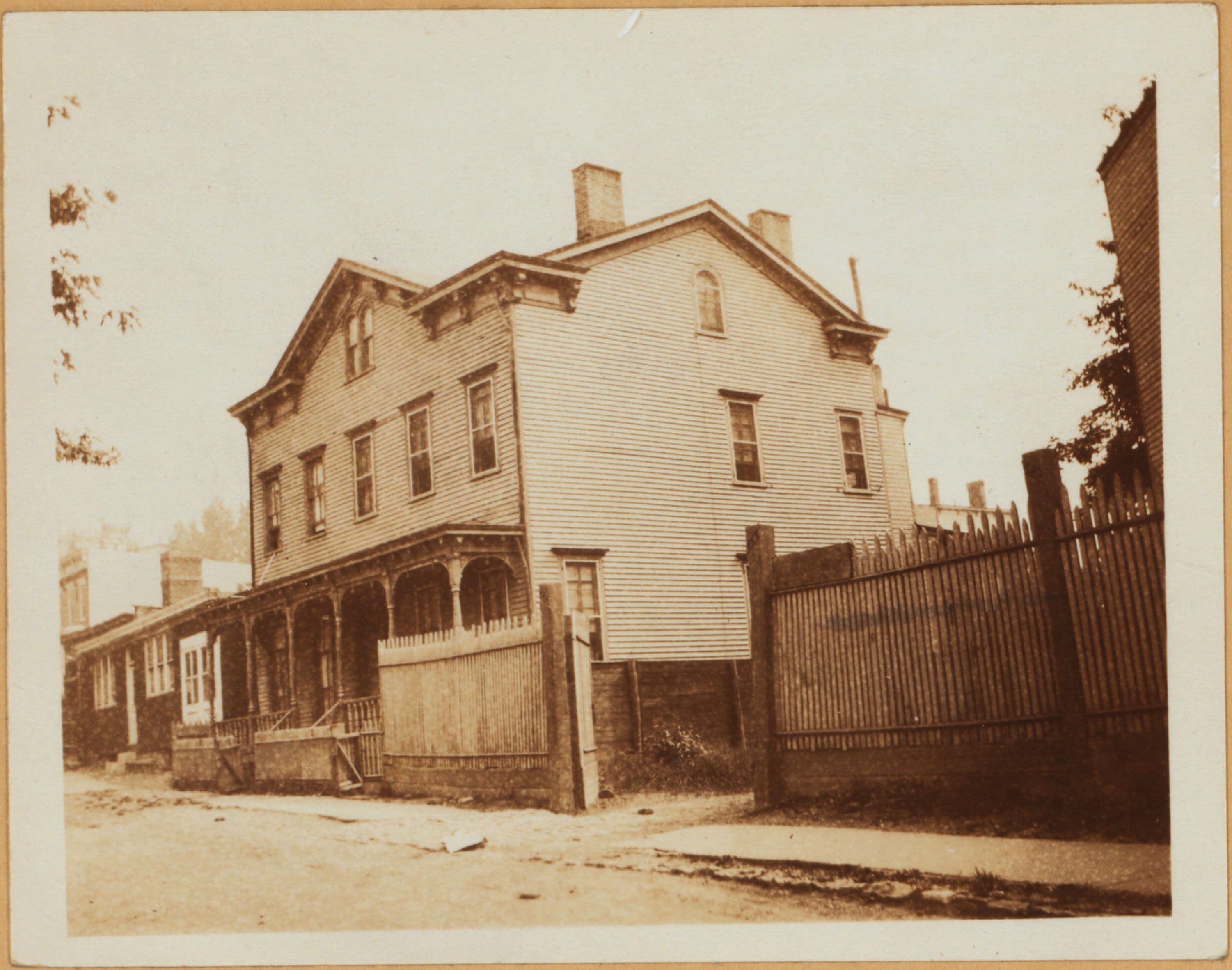 Brooklyn: Pellington Place - Jamaica Avenue