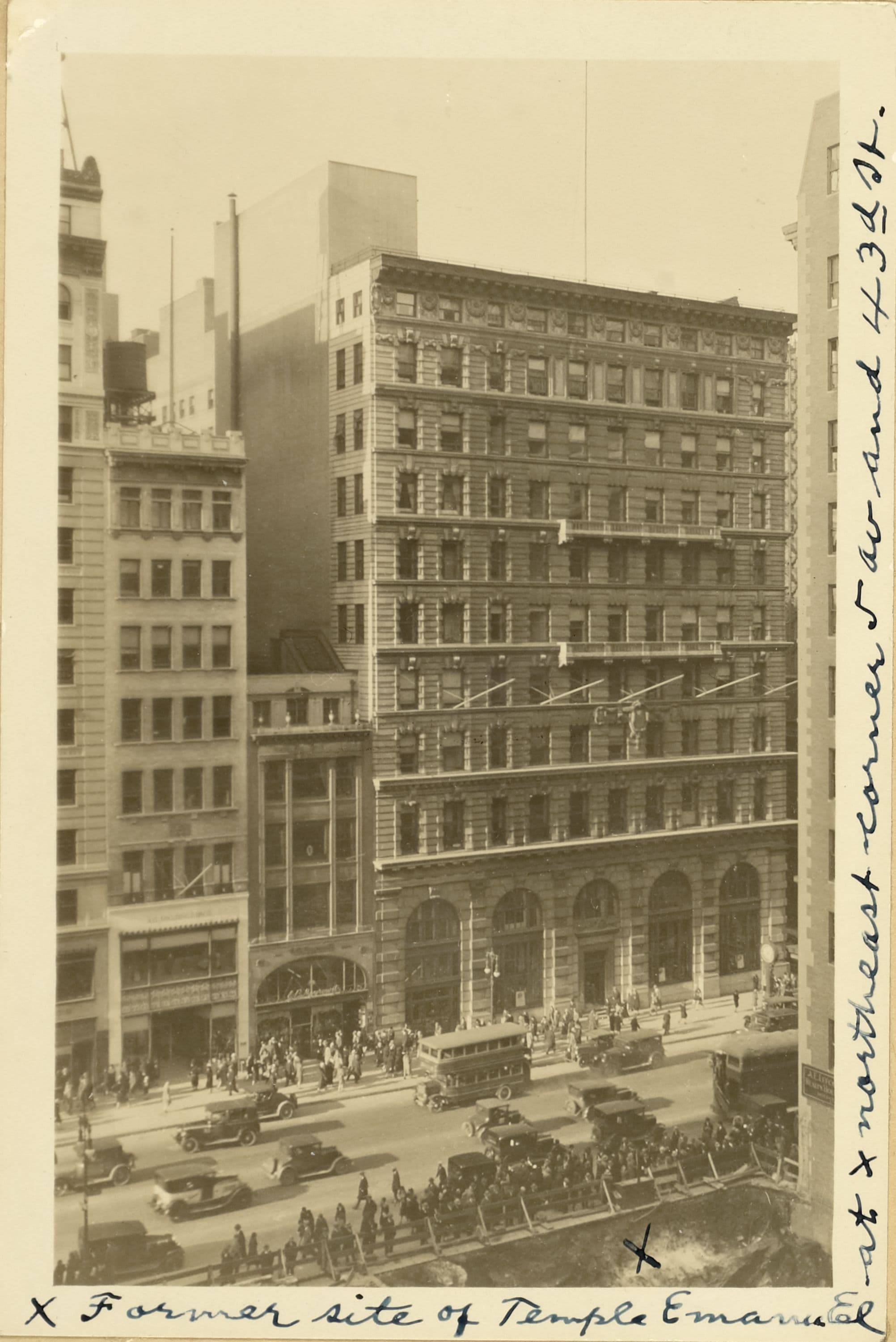 Manhattan: 5th Avenue - 44th Street