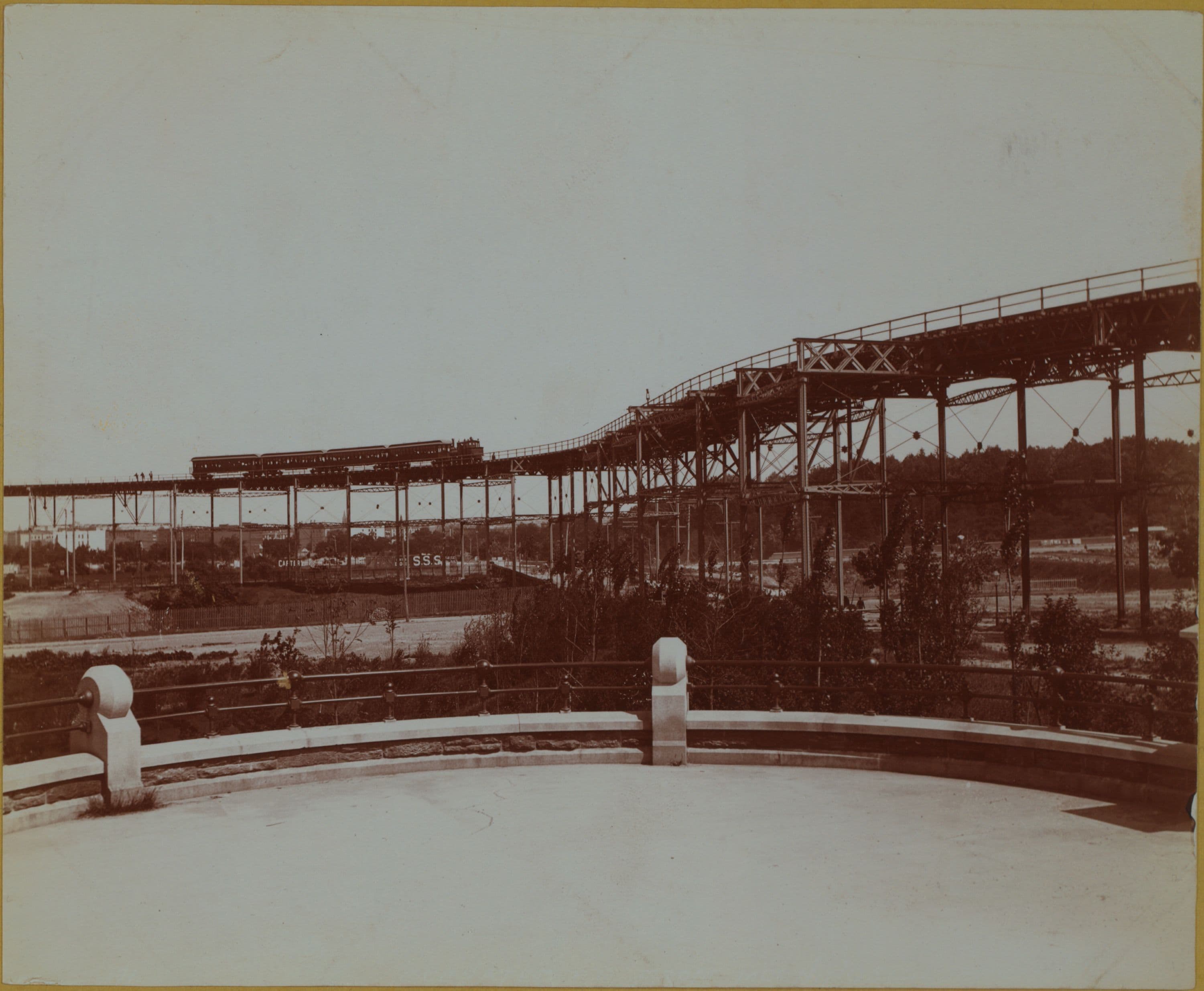 Transportation - [8th Avenue elevated railroad at 110th Street, Manhattan.]