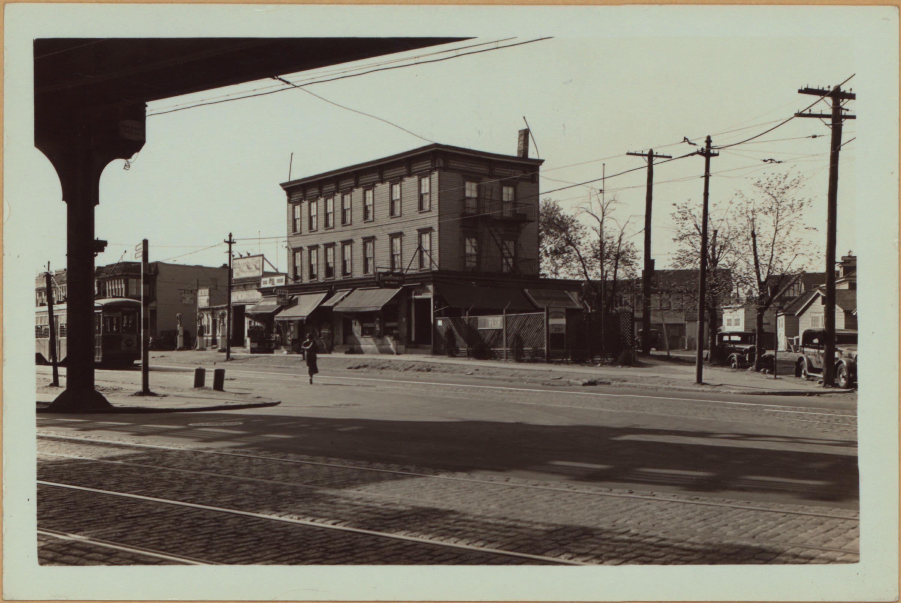 Queens: Metropolitan Avenue - Jamaica Avenue
