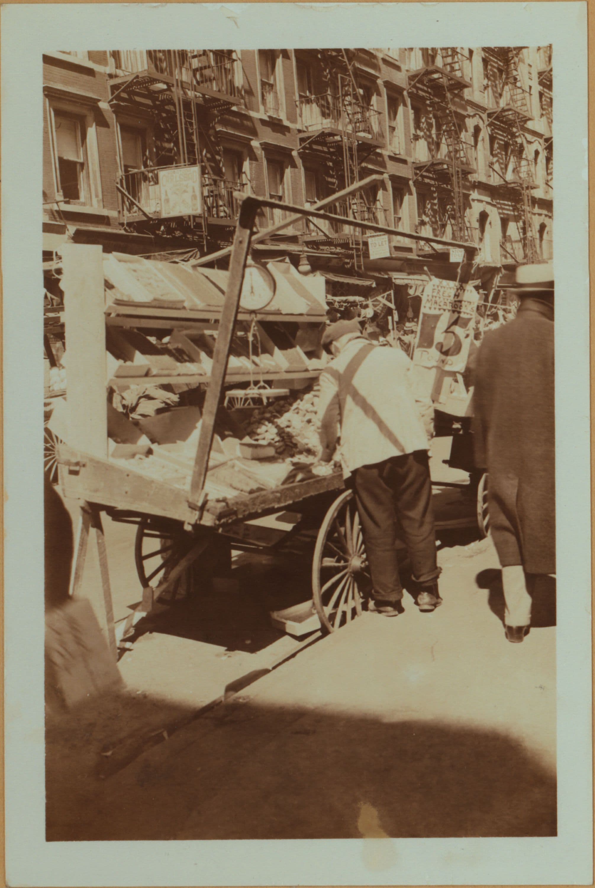 Occupations - Peddlers - Food - Cake.