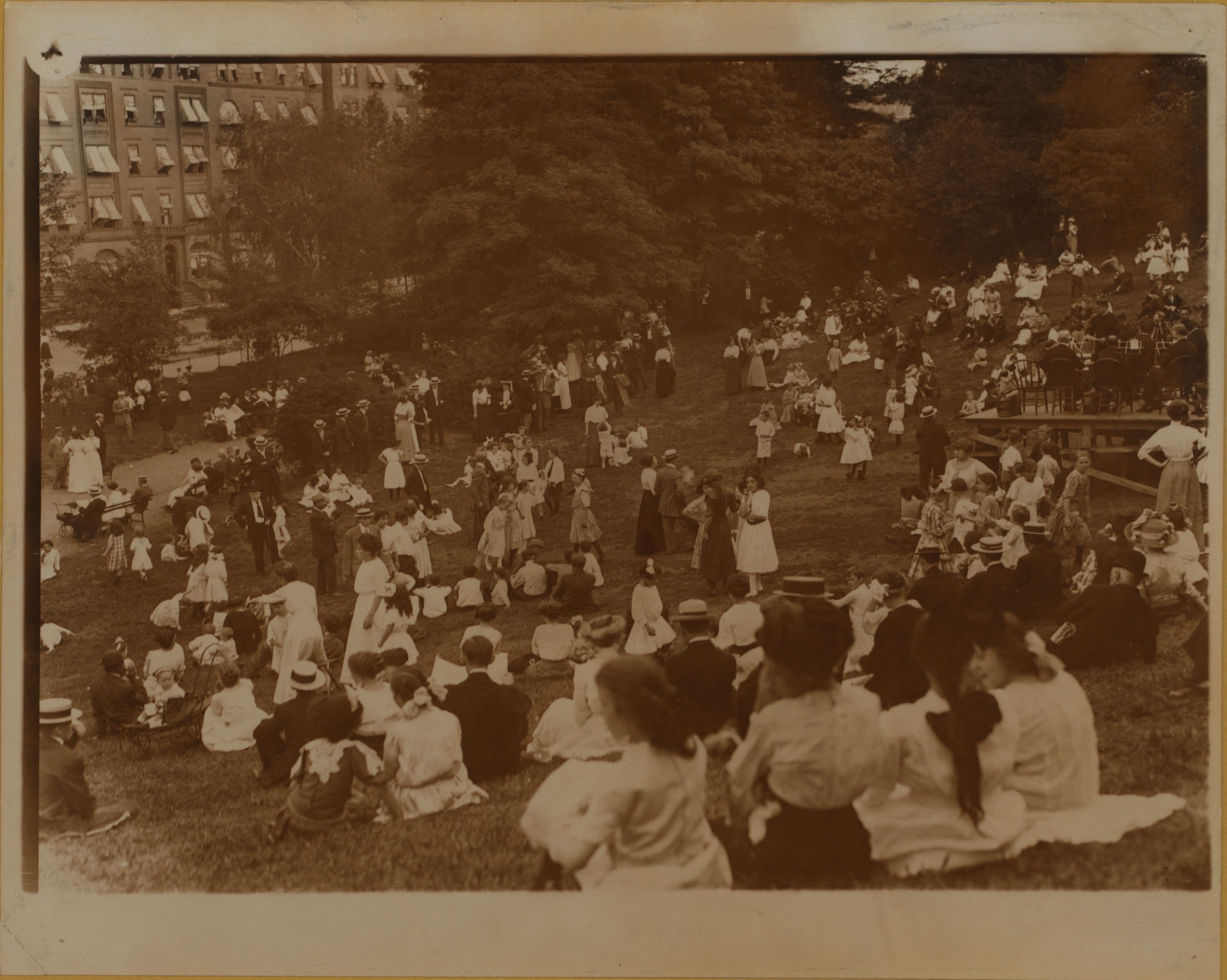 Music - Municipal music program - [Morningside Park band concert.]
