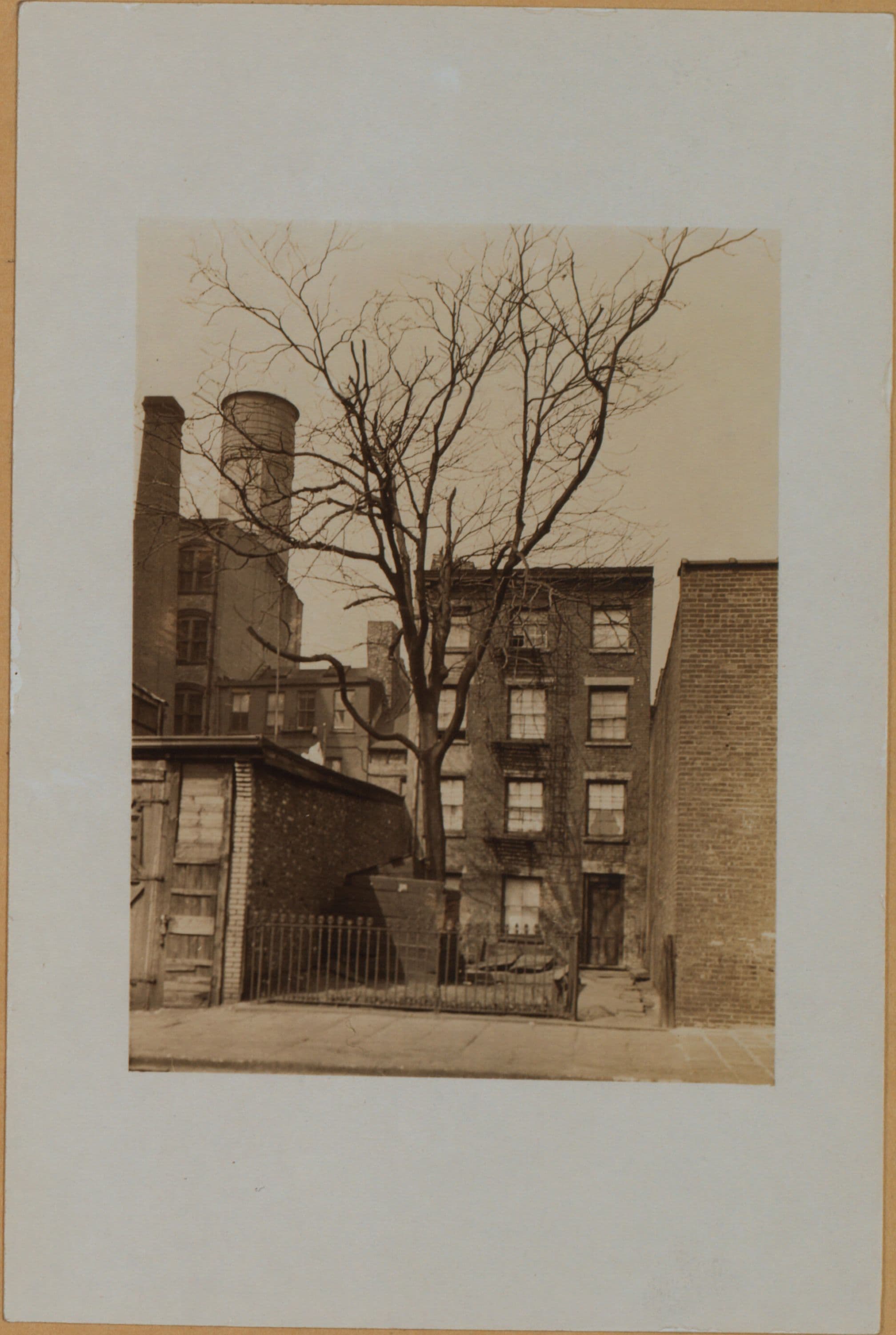Manhattan: Front Street - Gouverneur Slip