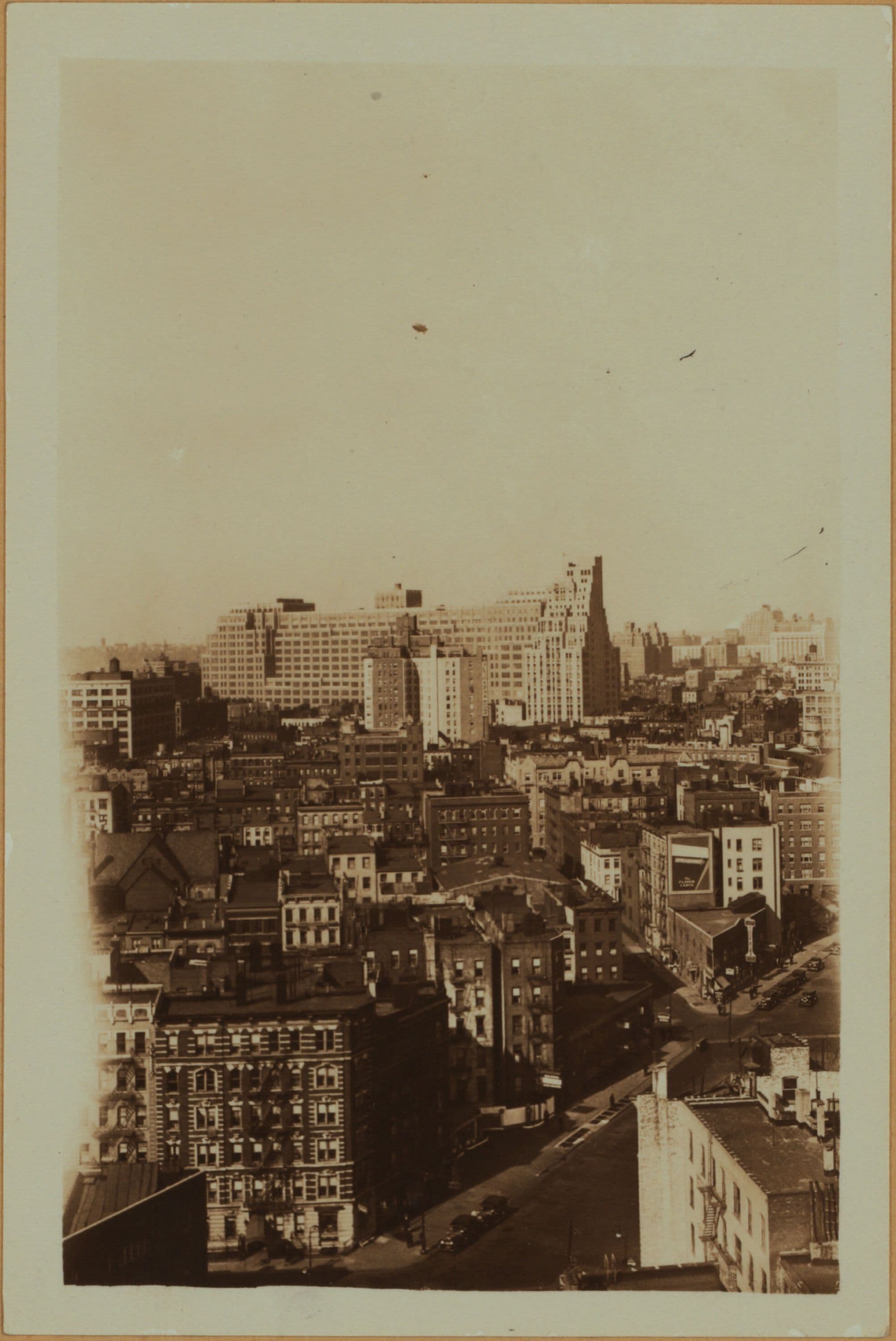 General view - [Manhattan - Christopher Street - Waverly Place.]