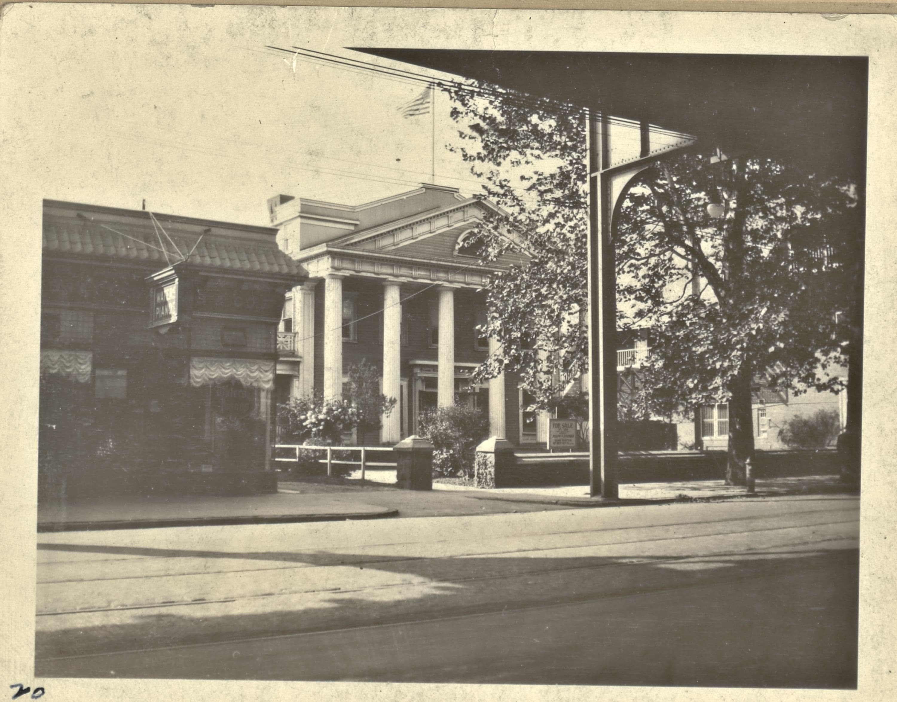 Queens: Jamaica Avenue - New York Boulevard