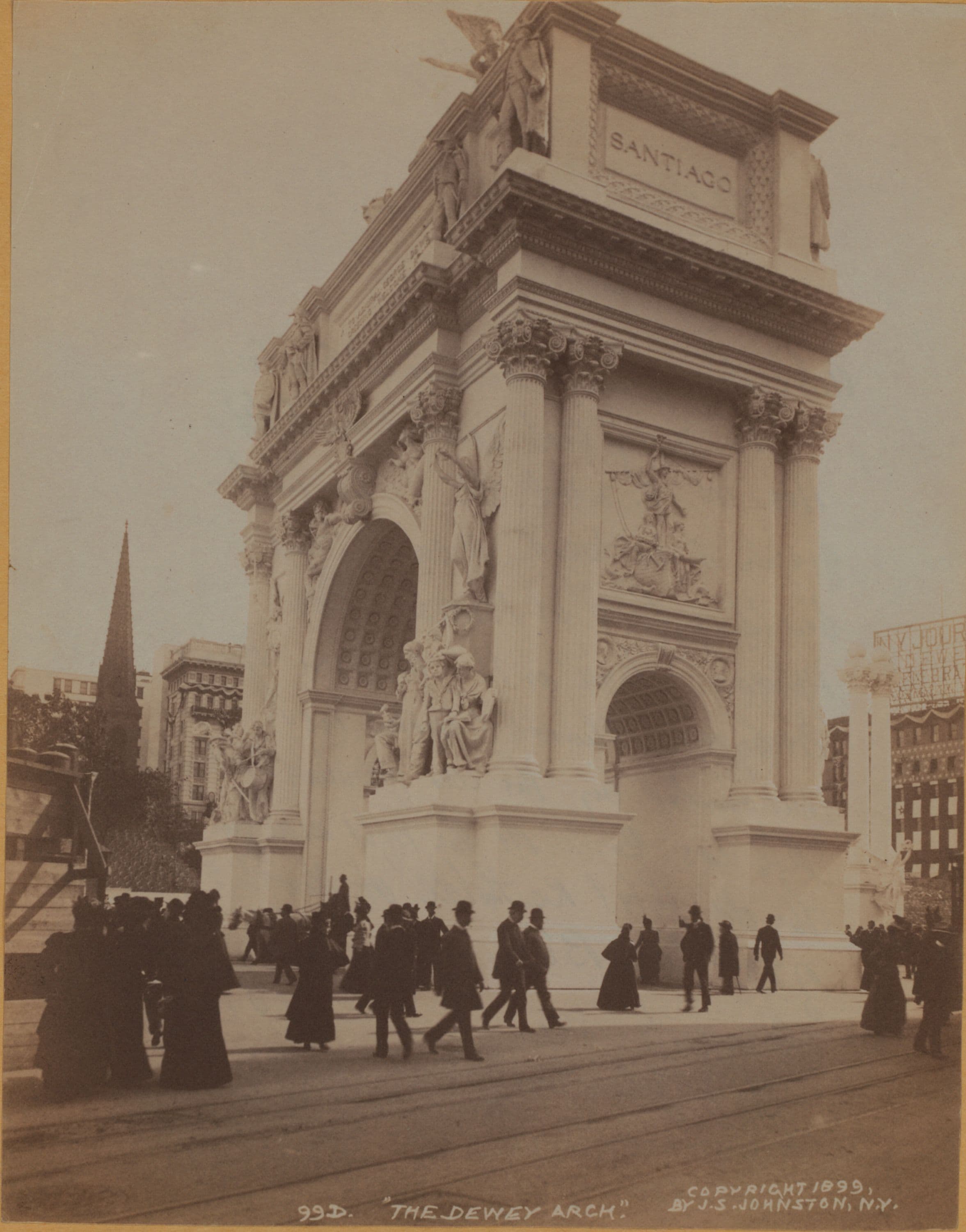Celebrations - Parades - Municipal events - The Dewey Arch.