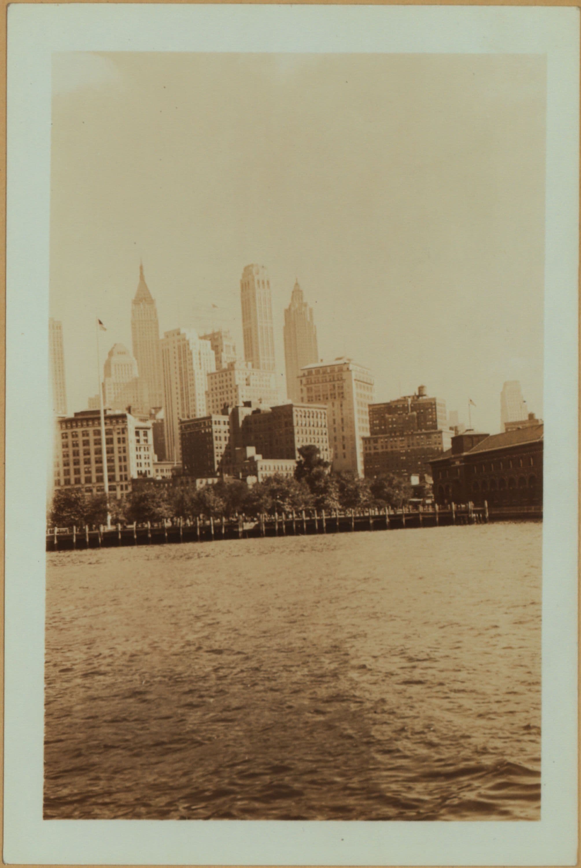 North (Hudson) River - Shore and skyline - Manhattan - Battery - 14th Street - [Battery landing platform.]