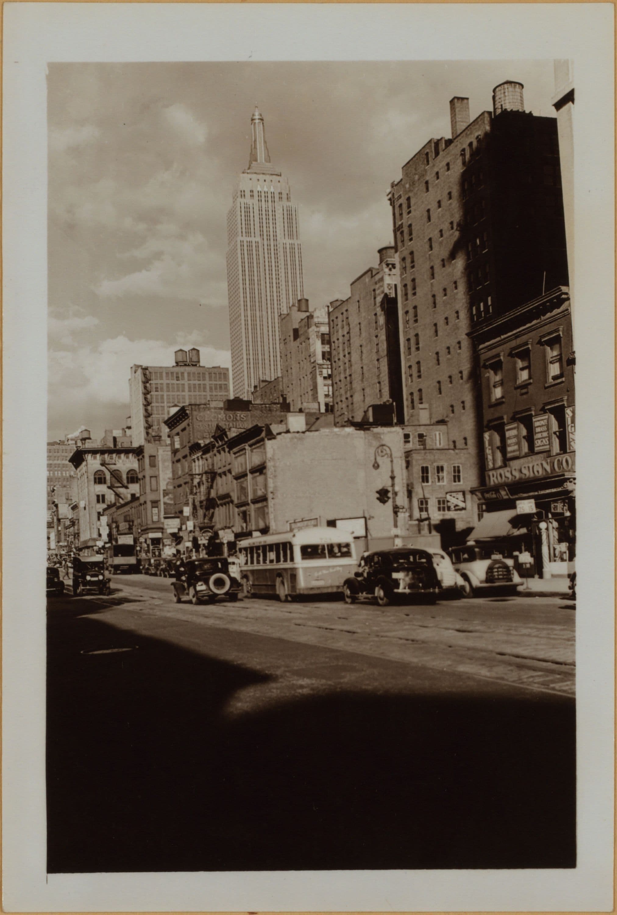 Manhattan: 6th Avenue - 24th Street (West)
