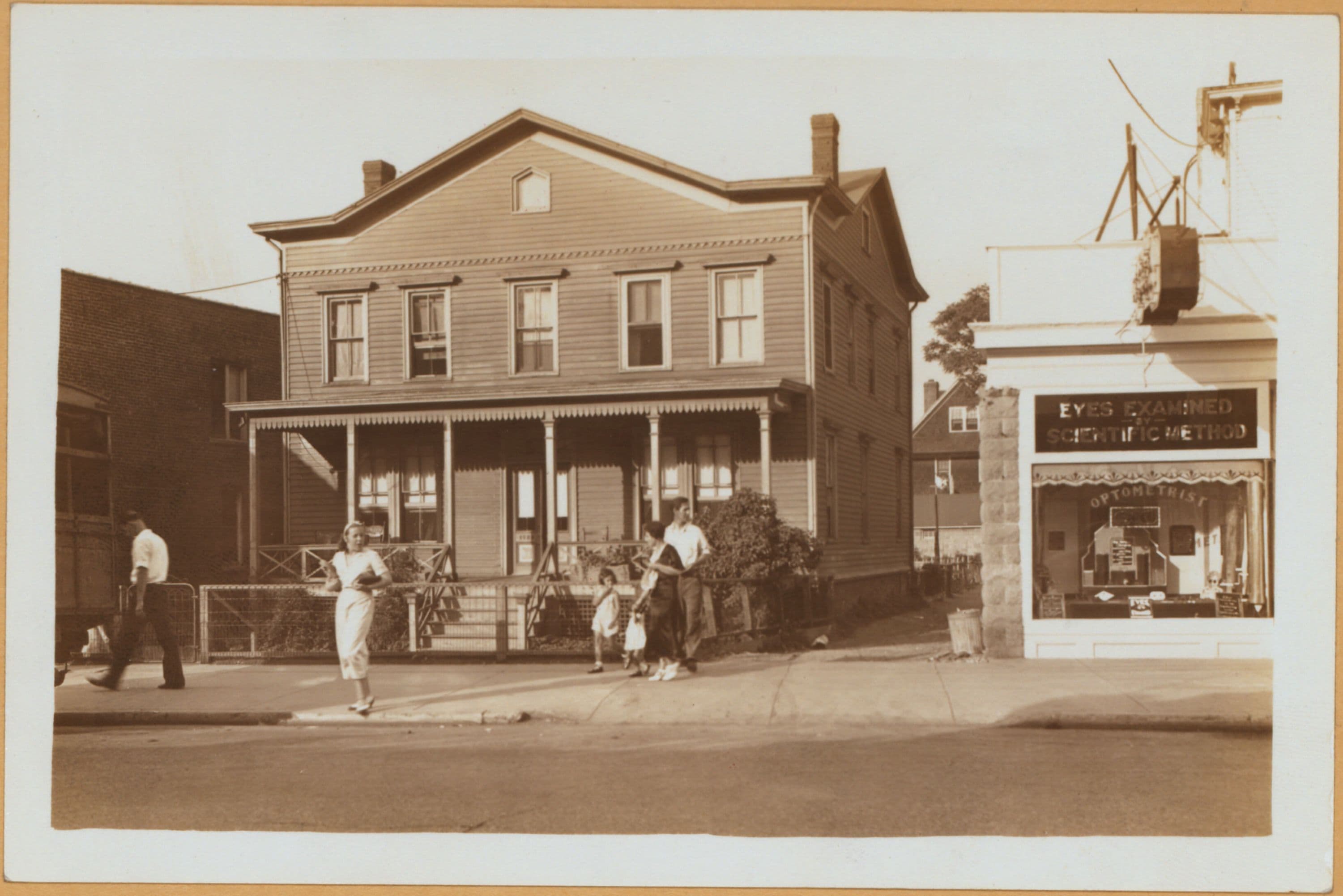 Brooklyn: Sheepshead Bay Road - Dean's Lane