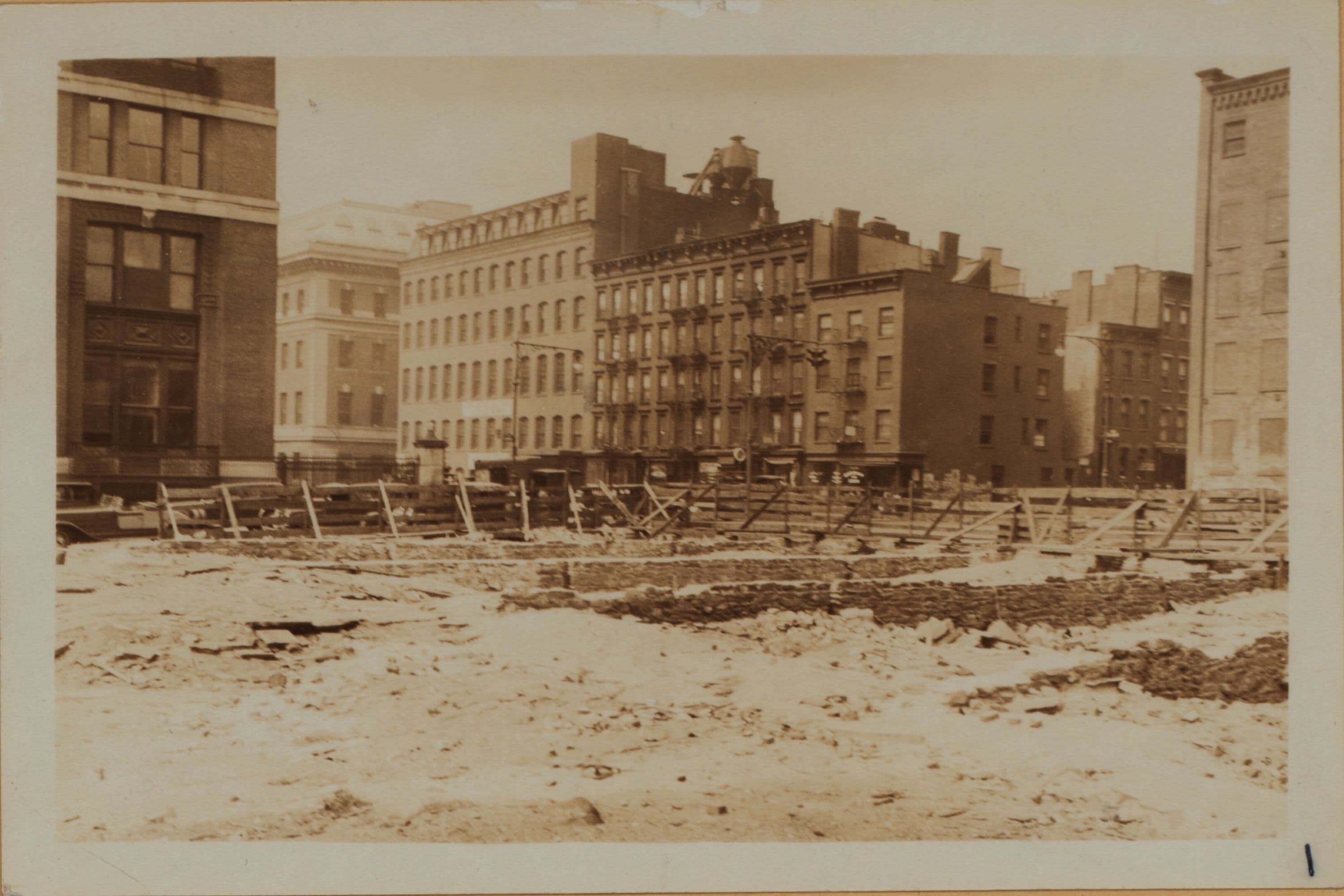 Manhattan: 1st Ave. - 28th St. E.