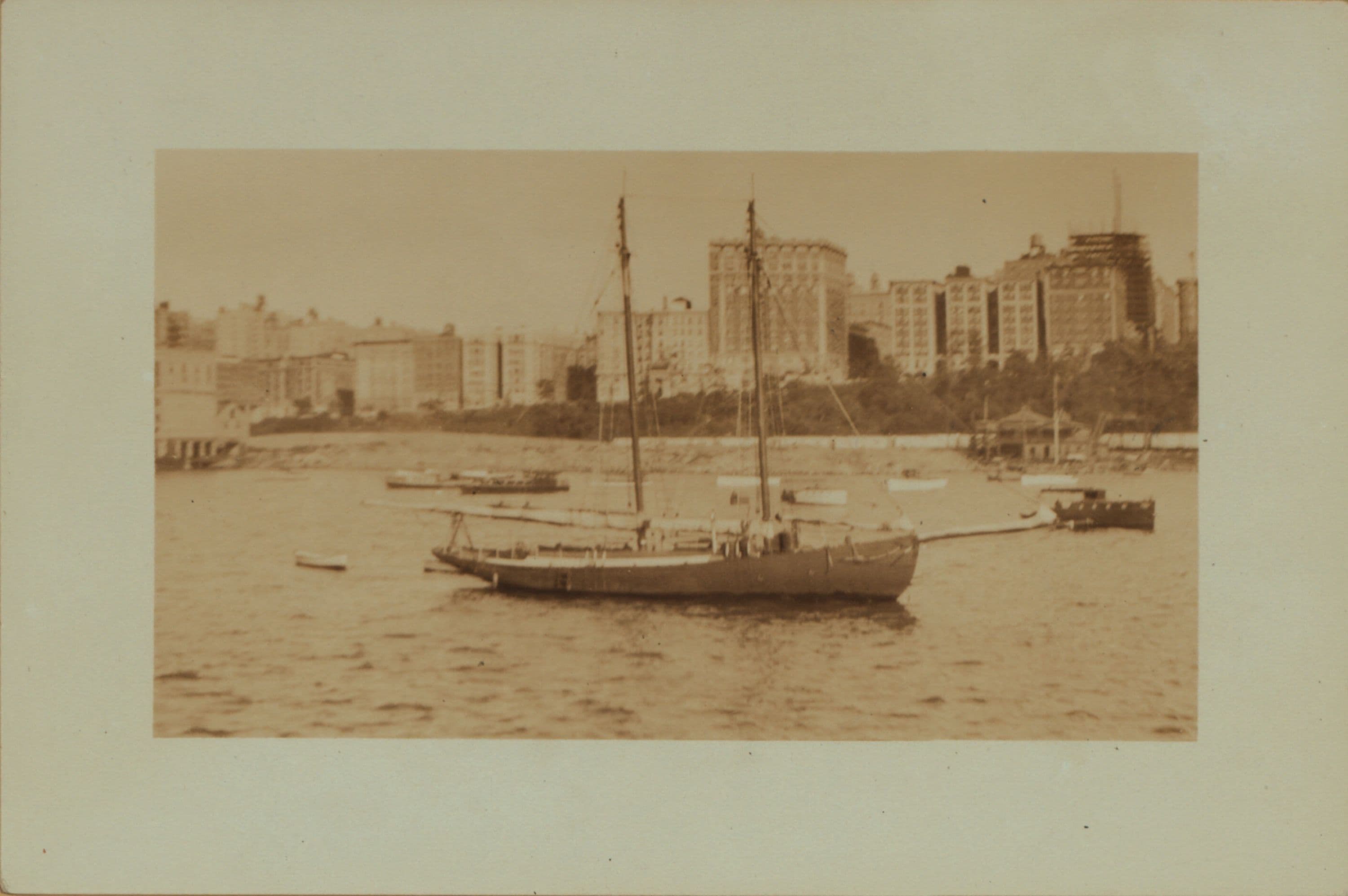 North (Hudson) River - Shore and skyline - Manhattan - 59th Street - George Washington Bridge - [Hudson River Yacht Club - Burns Bros. Coal Co..]