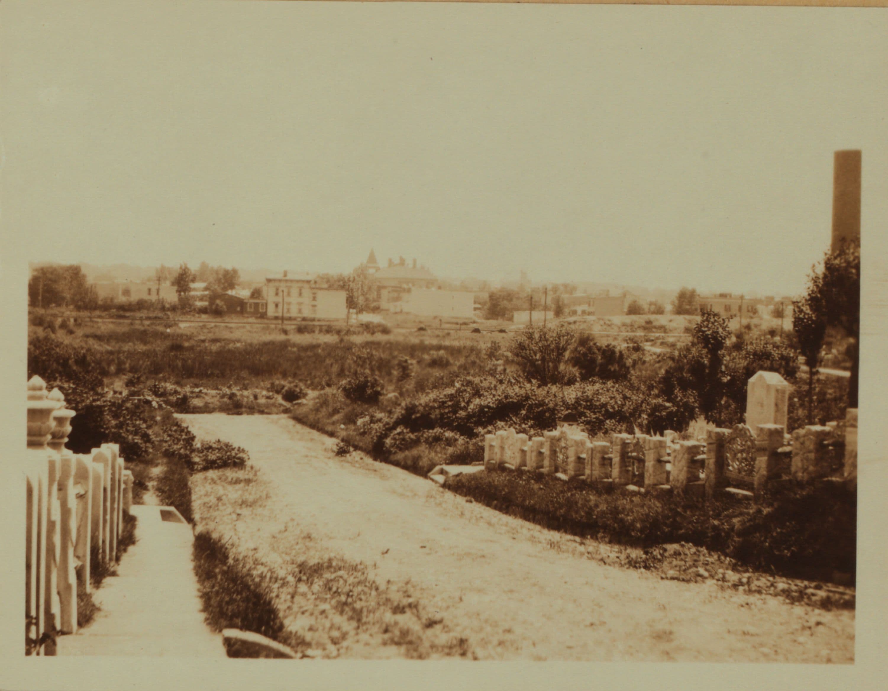 Cemeteries - Lutheran Cemetery (old) - Queens.