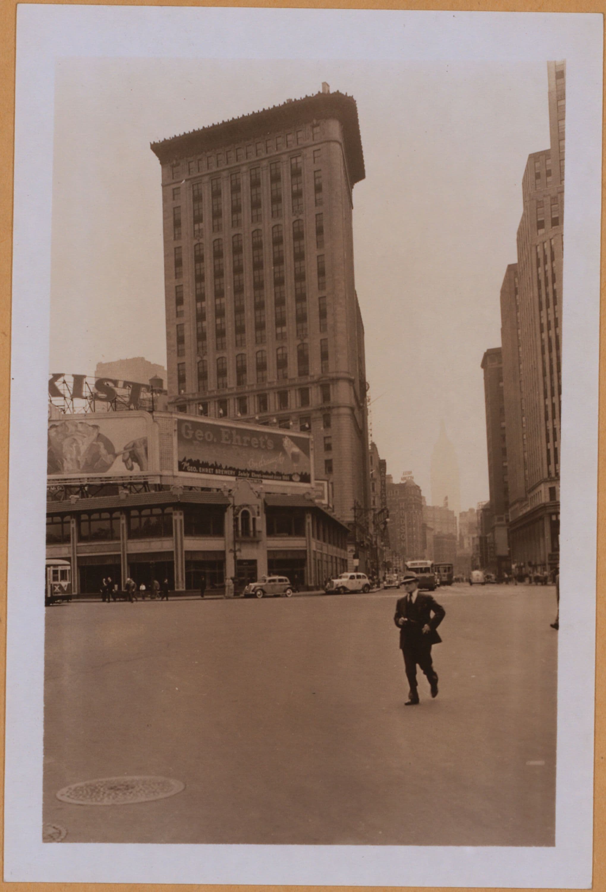 Manhattan: Broadway - 58th and 59th Streets, 1939
