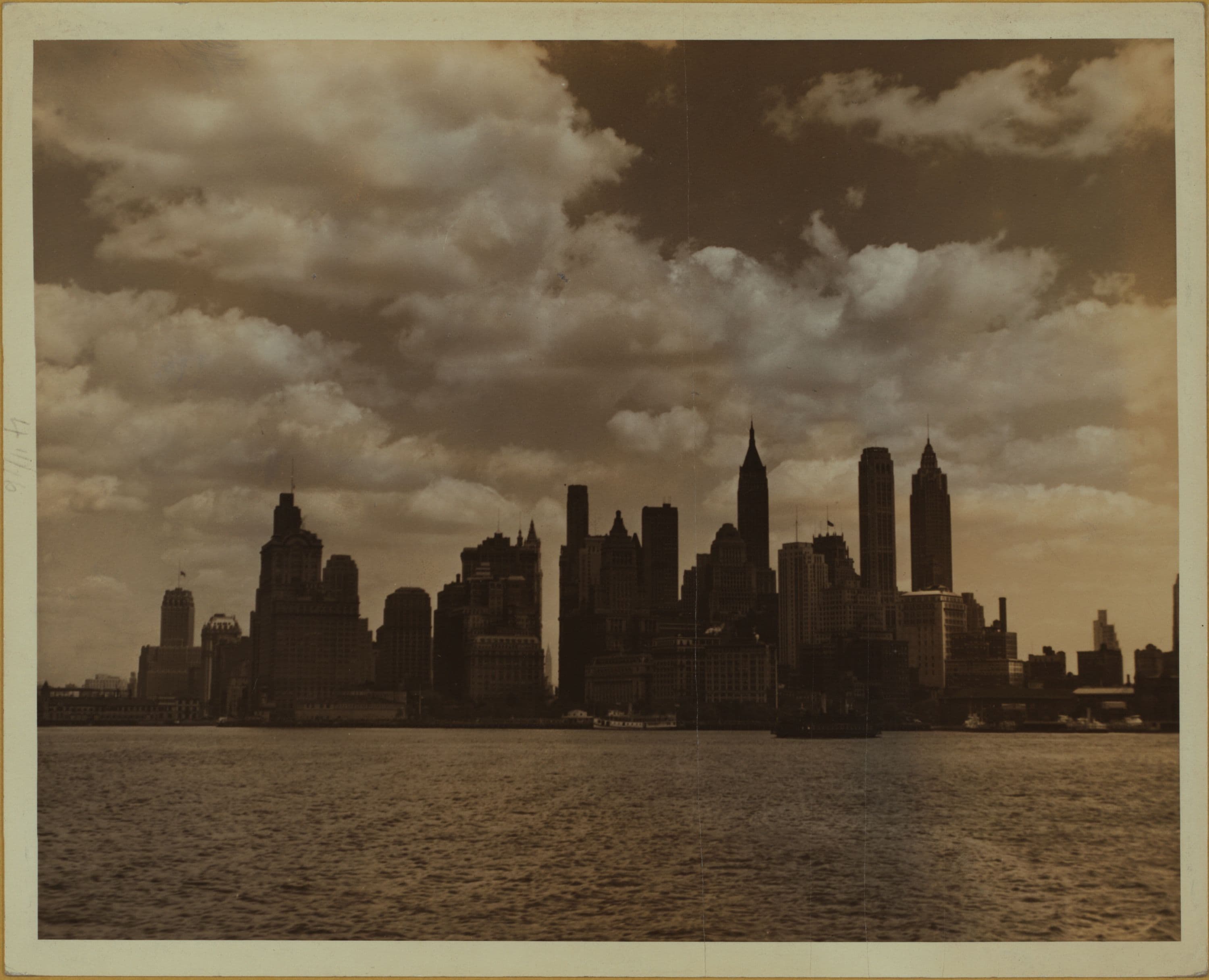 General view - Lower Manhattan - [Skyline of downtown New York.]
