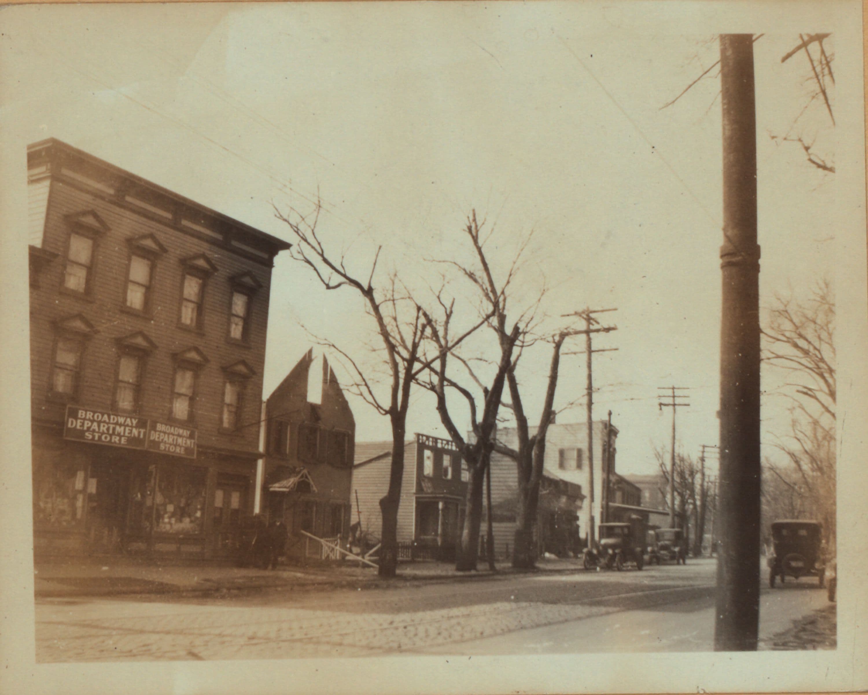 Queens: Broadway - Corona Avenue